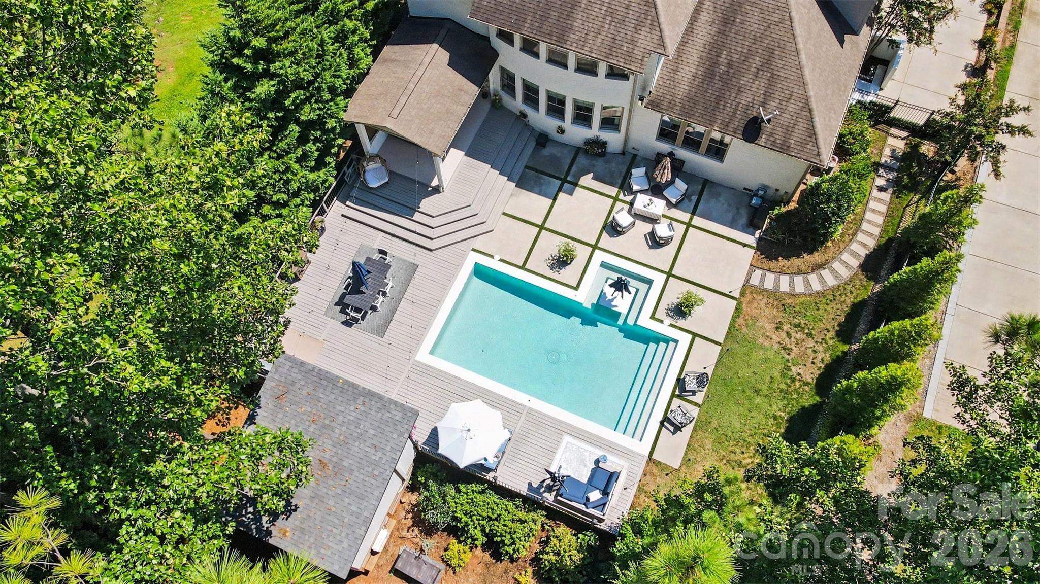 15304 Wyndham Oaks Drive Property Photo 3