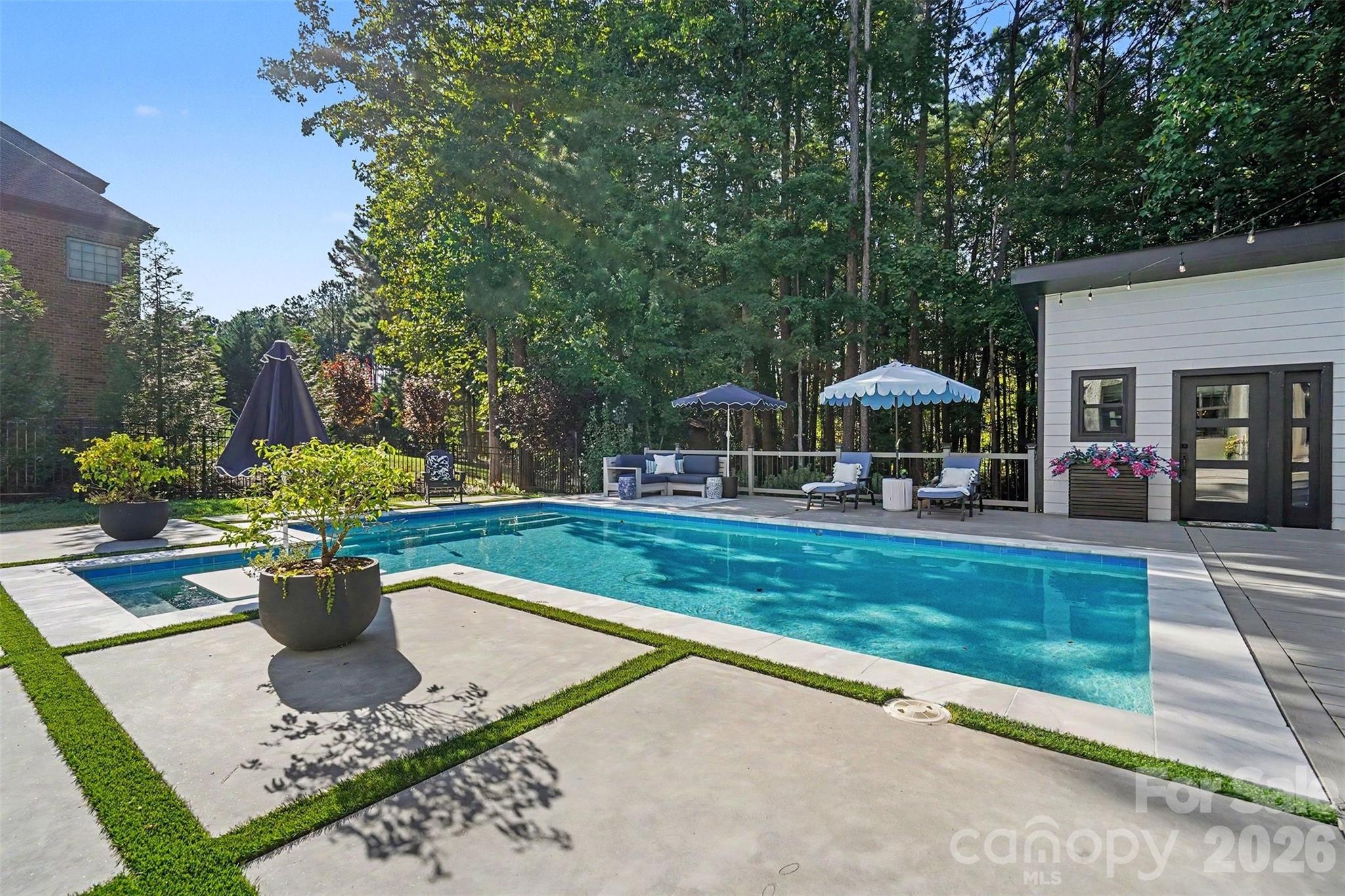 15304 Wyndham Oaks Drive Property Photo 7