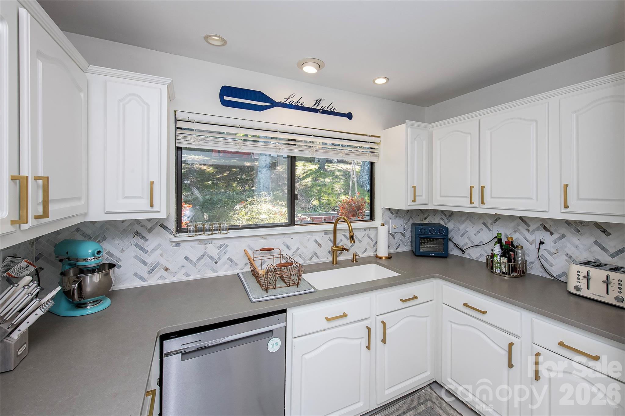 4132 Charlotte Highway C Property Photo 10