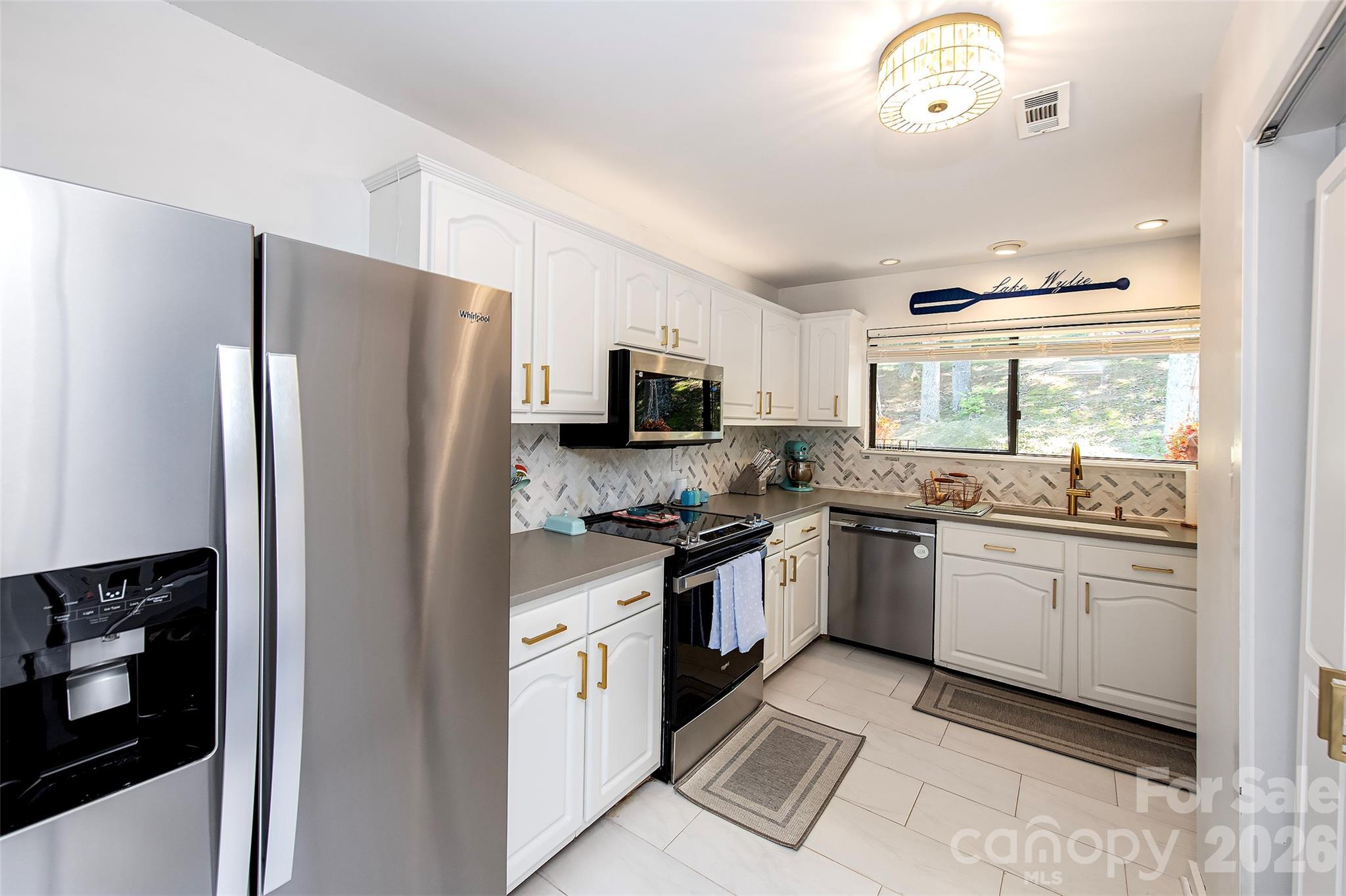 4132 Charlotte Highway C Property Photo 11