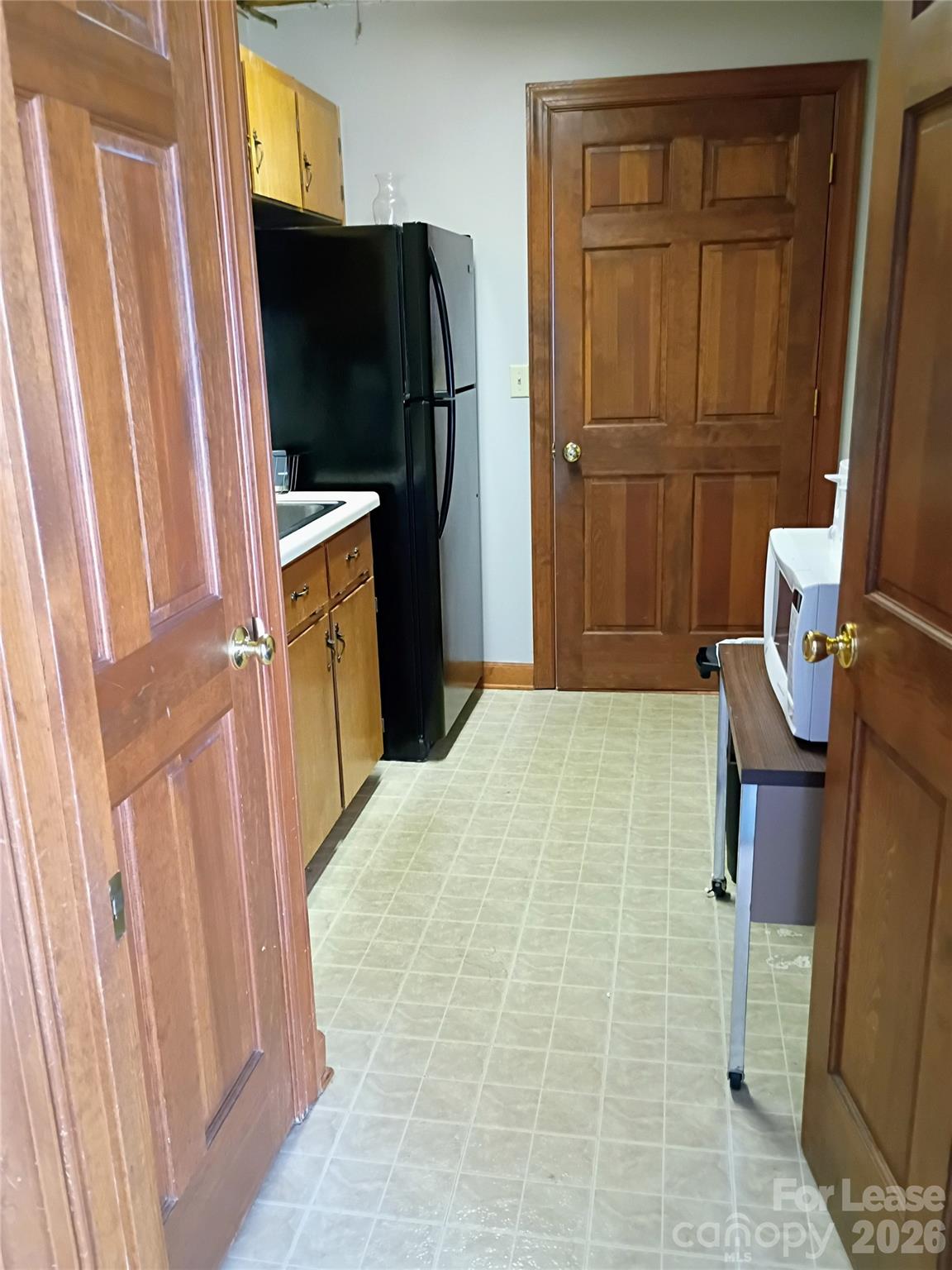 542 Oak Street Property Photo 9