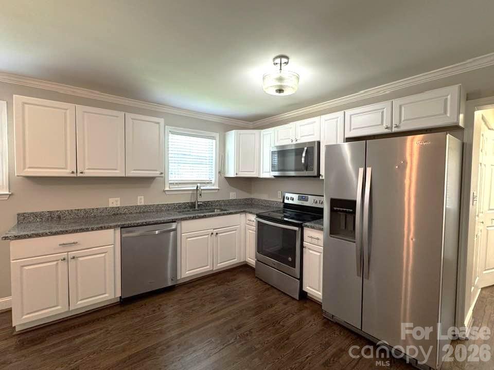 2401 Roslyn Avenue Property Photo 2
