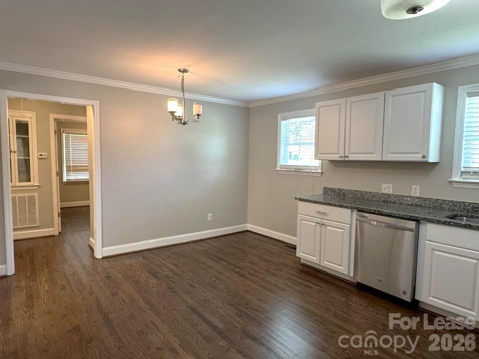 2401 Roslyn Avenue Property Photo 4