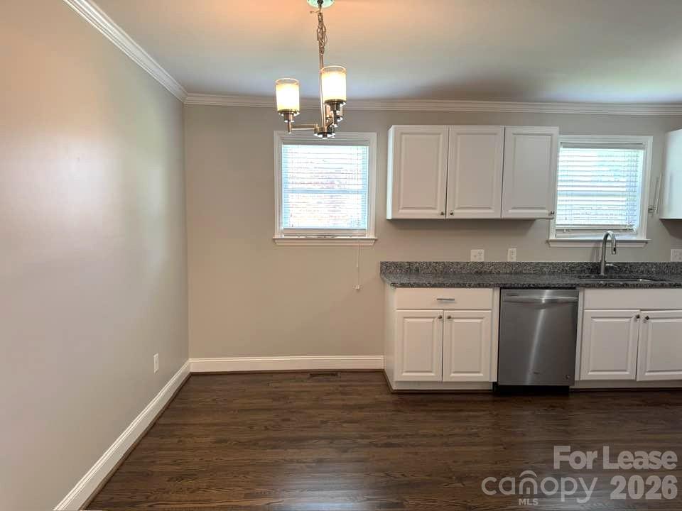 2401 Roslyn Avenue Property Photo 5