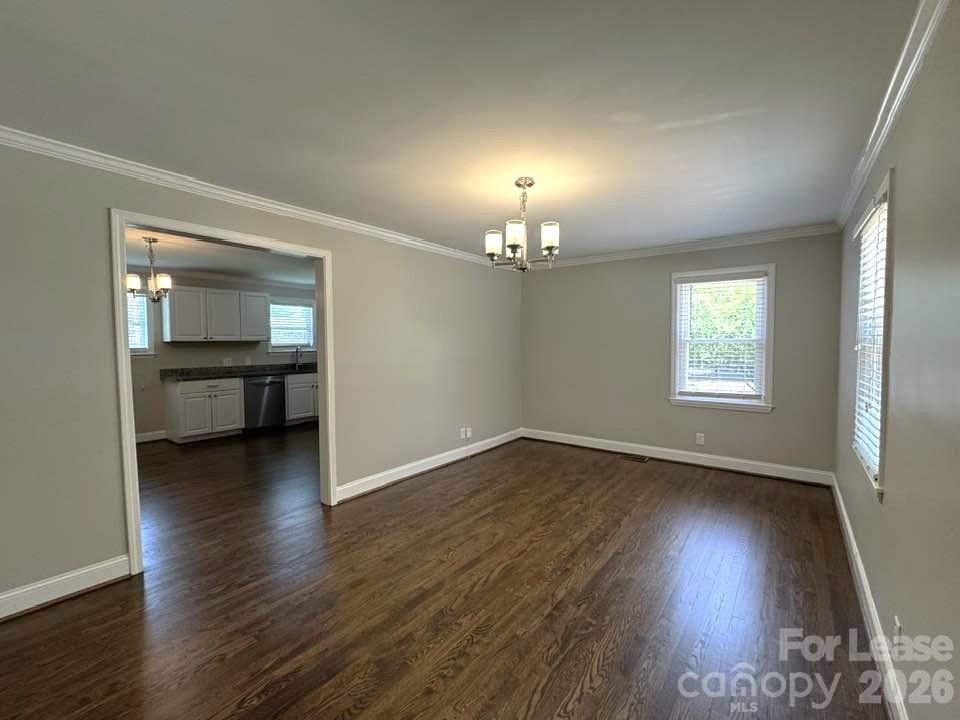 2401 Roslyn Avenue Property Photo 8
