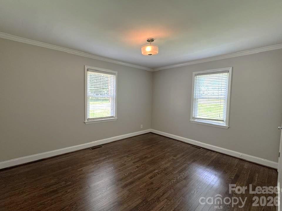 2401 Roslyn Avenue Property Photo 9