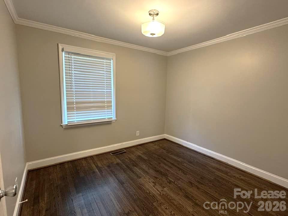 2401 Roslyn Avenue Property Photo 10