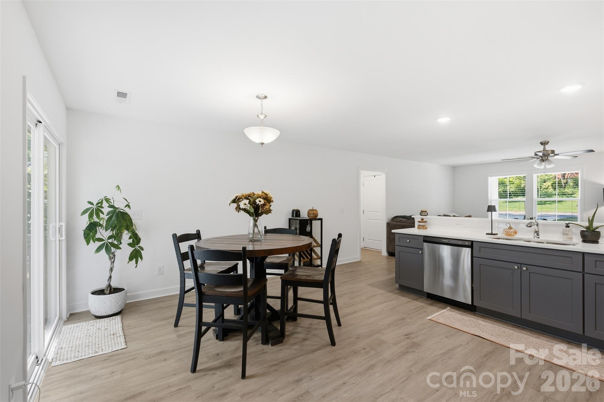 918 Brookwood Court Property Photo 7