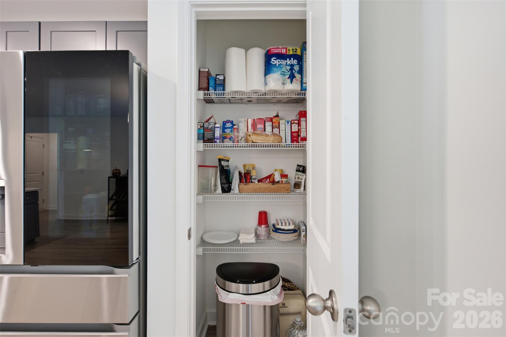 918 Brookwood Court Property Photo 8