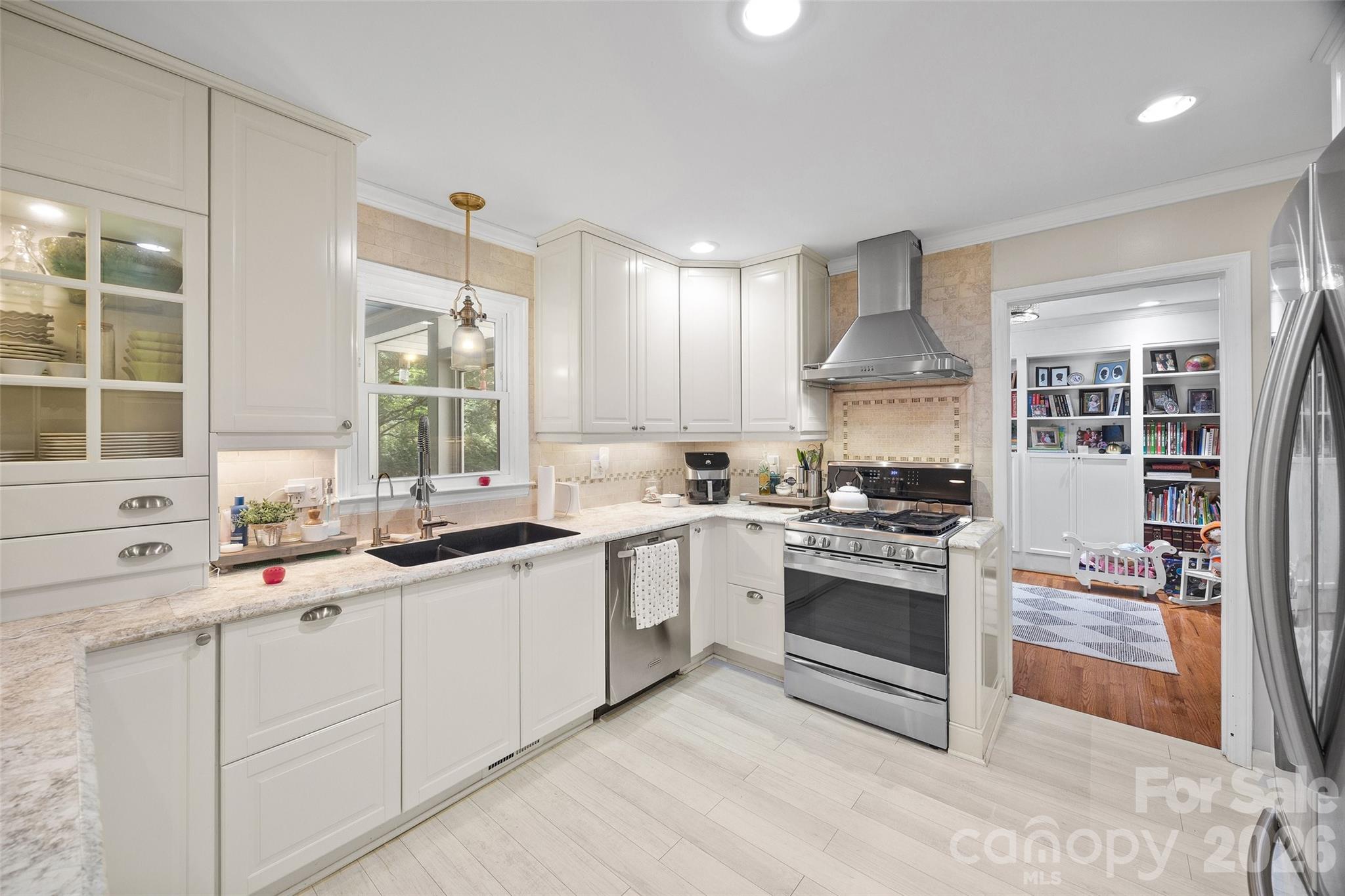 2251 Canberra Drive Property Photo 12