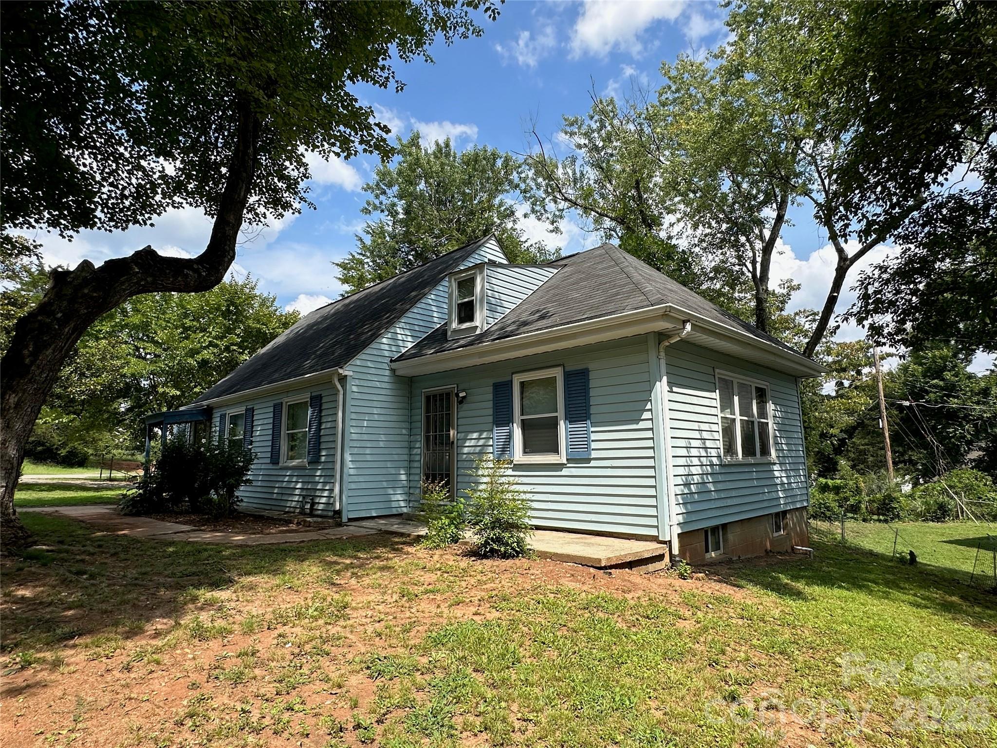 1012 Louise Road Property Photo 4