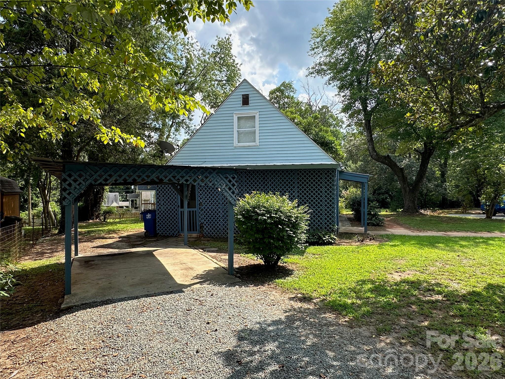 1012 Louise Road Property Photo 6