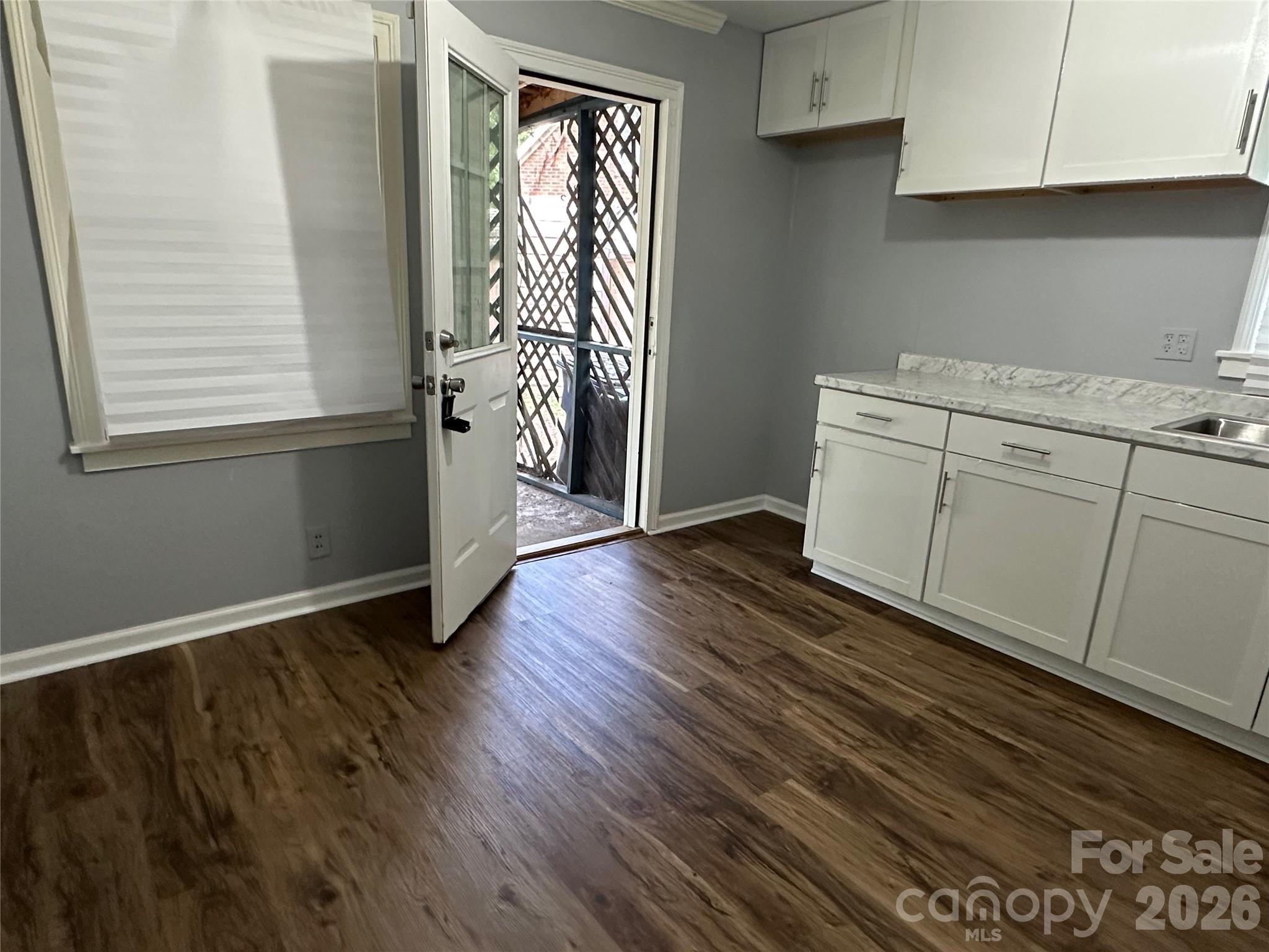 1012 Louise Road Property Photo 7