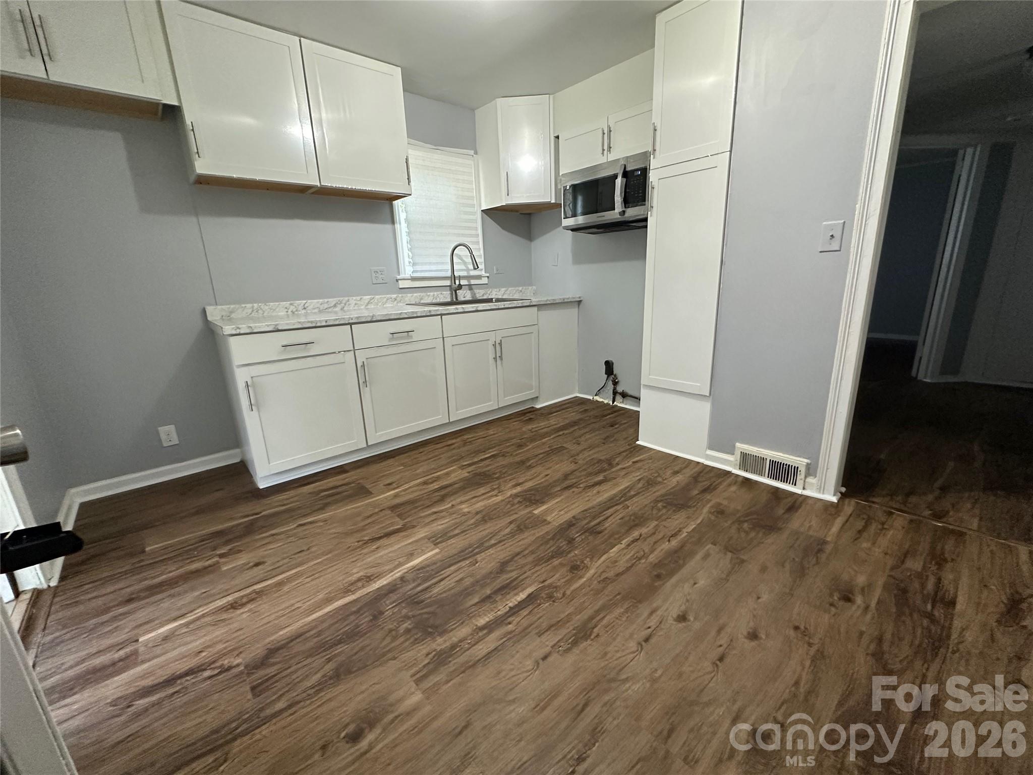 1012 Louise Road Property Photo 9