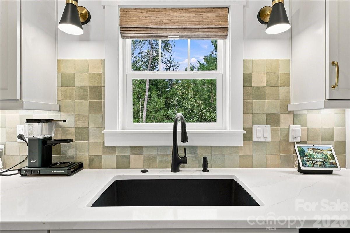 16 Marion Meadow Lane Property Photo 14