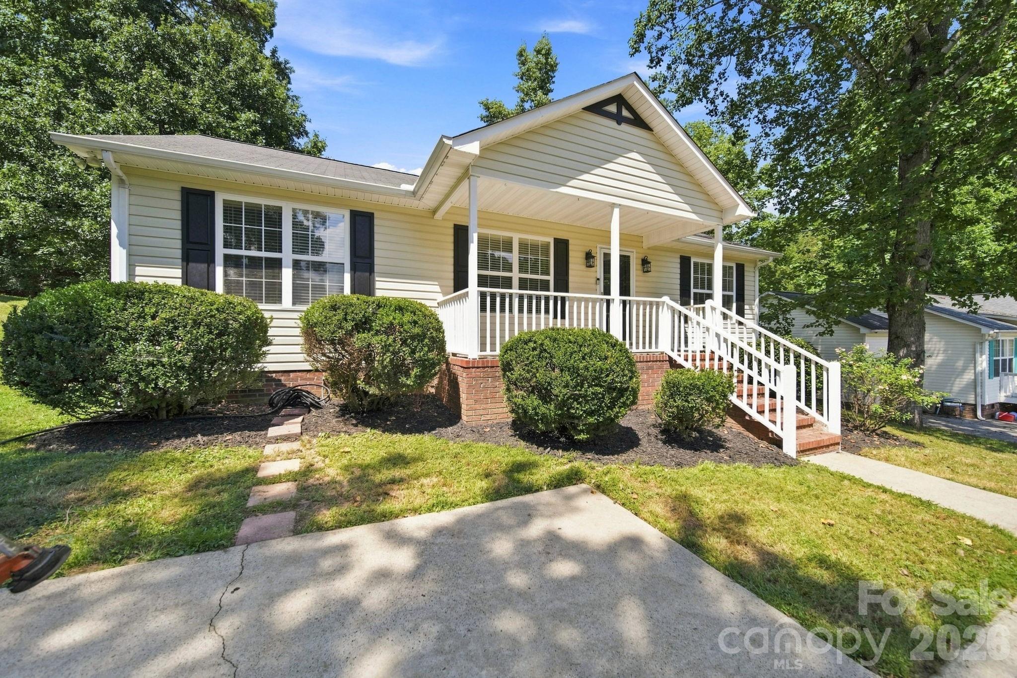 2425 Red Tip Drive Property Photo 2