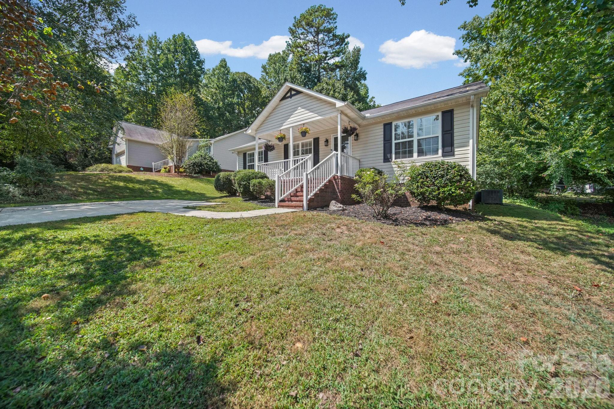 2425 Red Tip Drive Property Photo 5