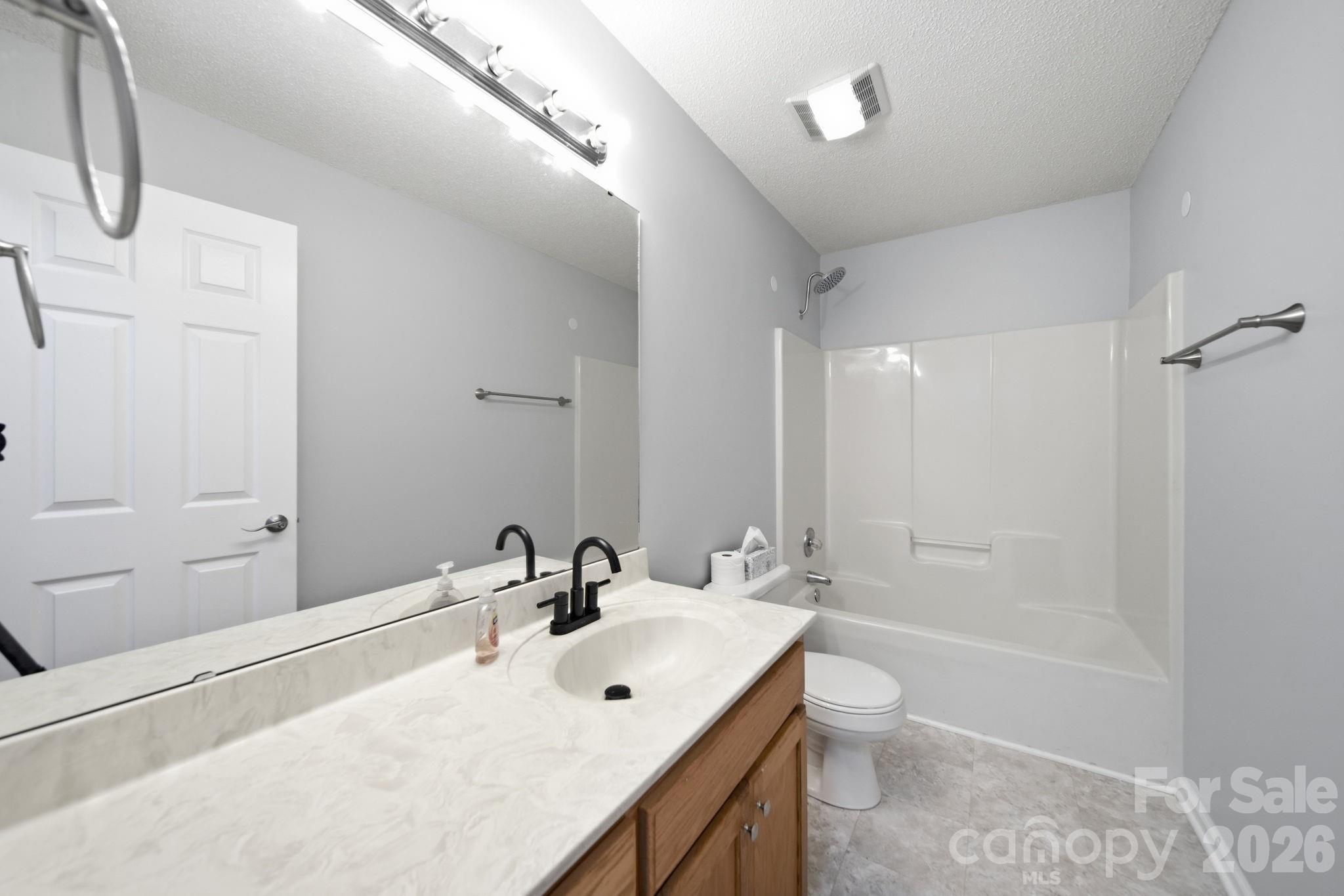2425 Red Tip Drive Property Photo 10