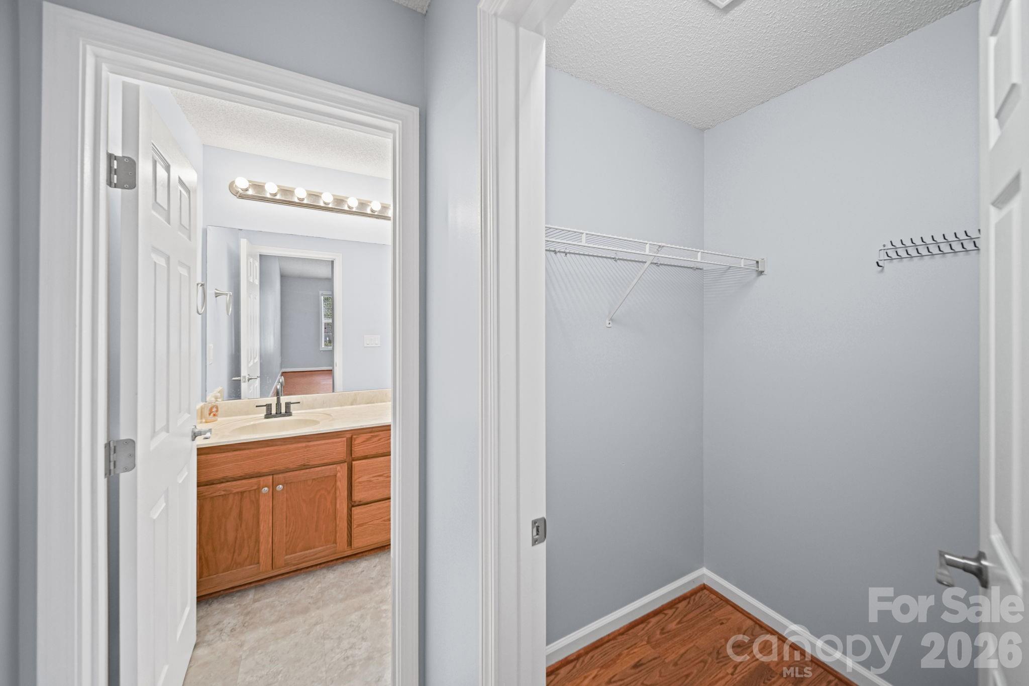 2425 Red Tip Drive Property Photo 33