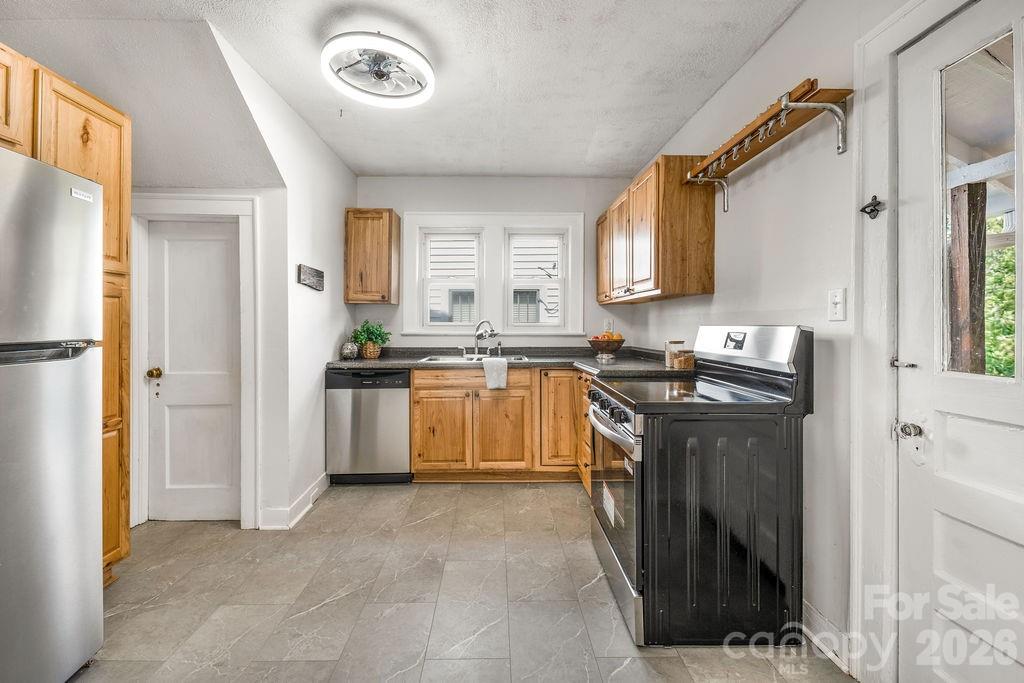 462 Sand Hill Road Property Photo 7
