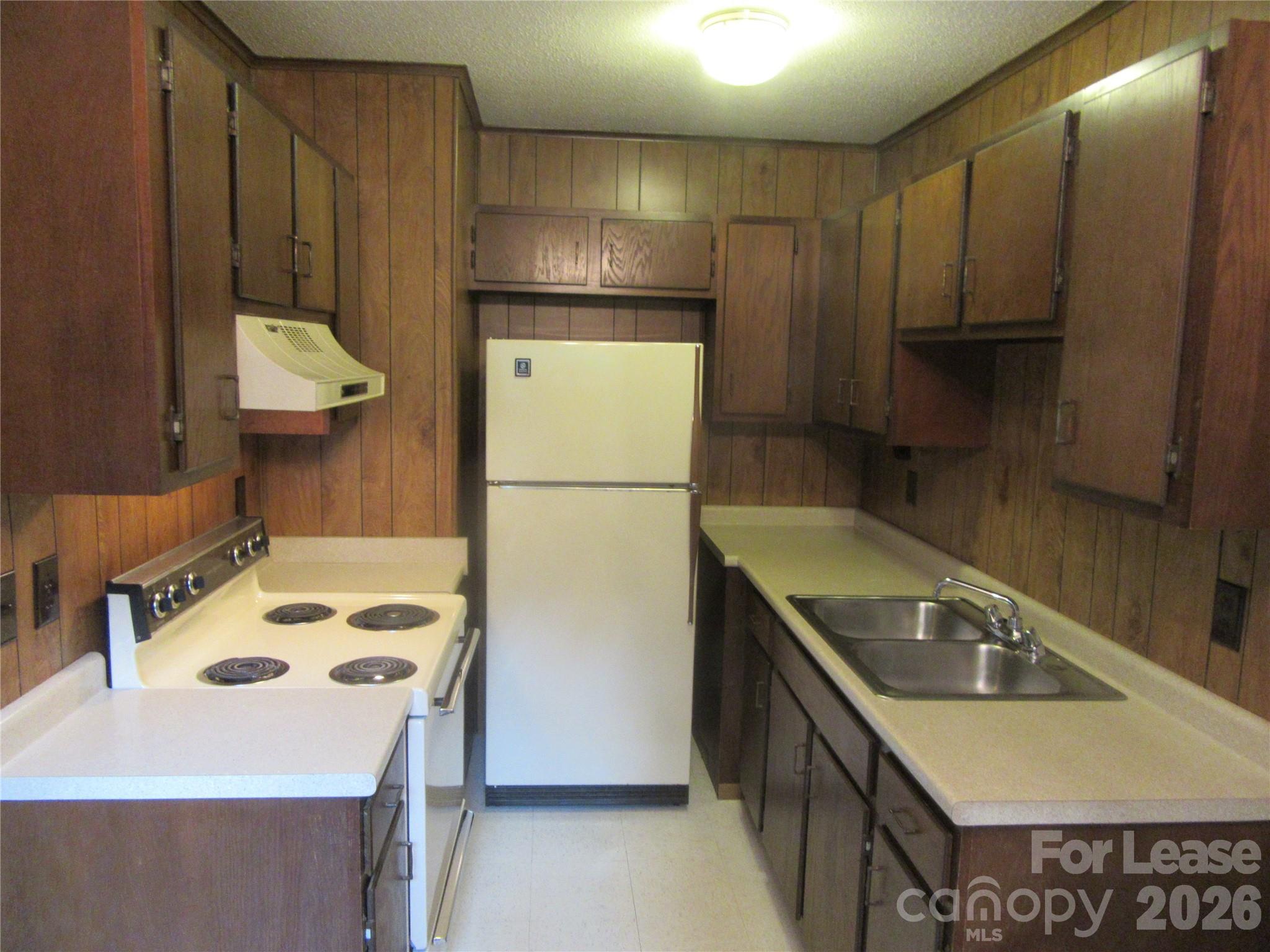 1306 Lomax Avenue A Property Photo 3