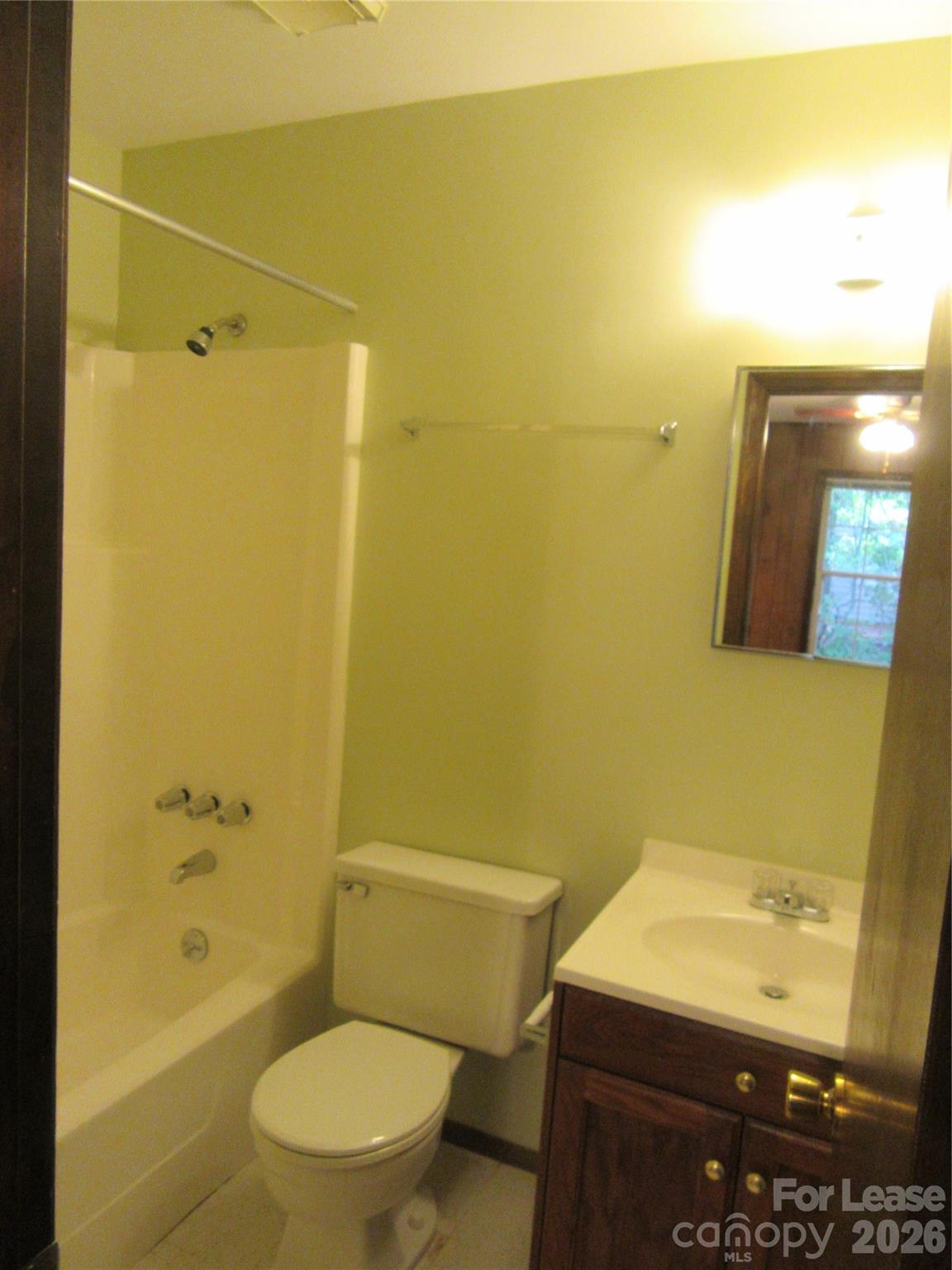1306 Lomax Avenue A Property Photo 5