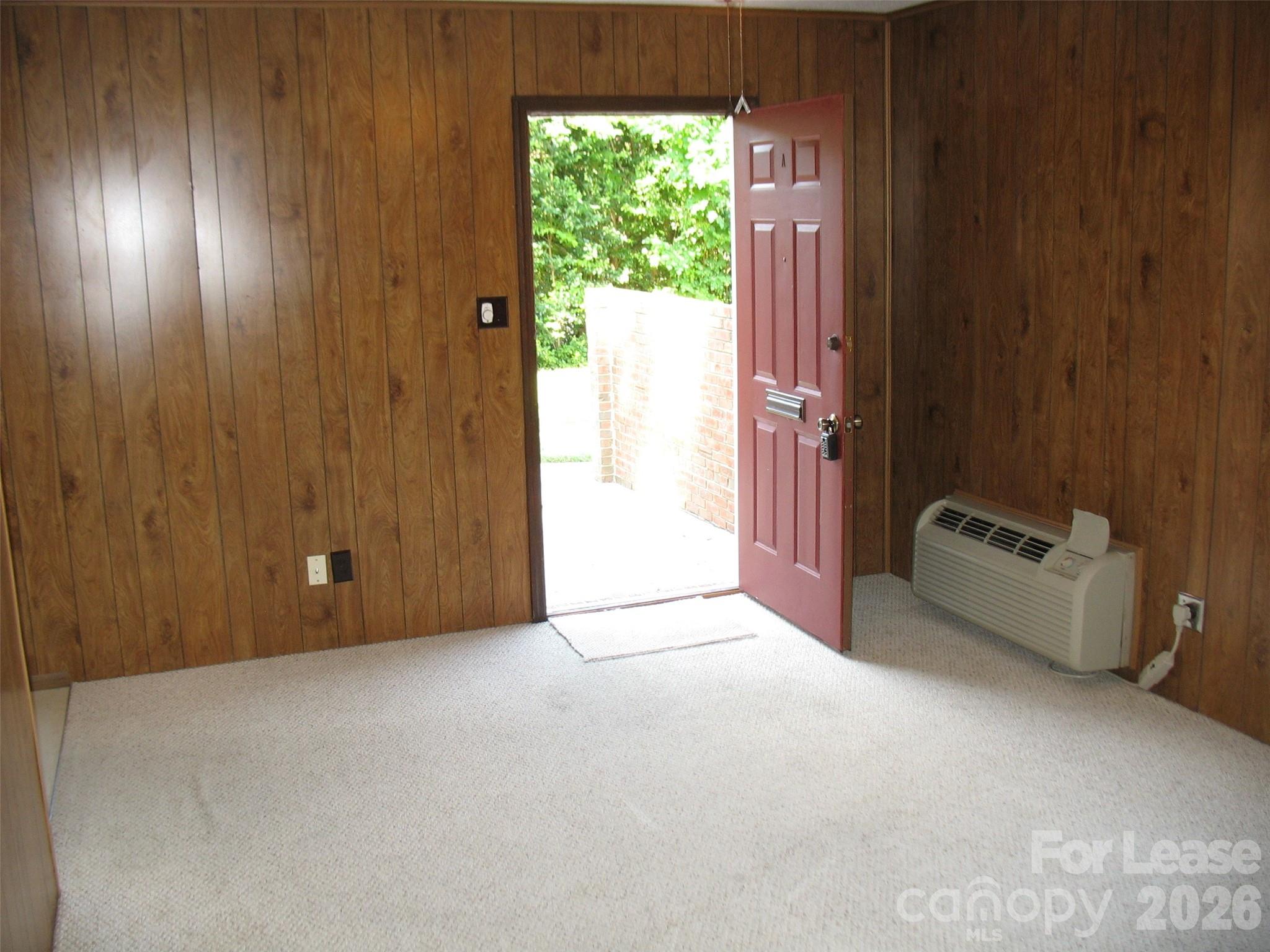 1306 Lomax Avenue A Property Photo 9