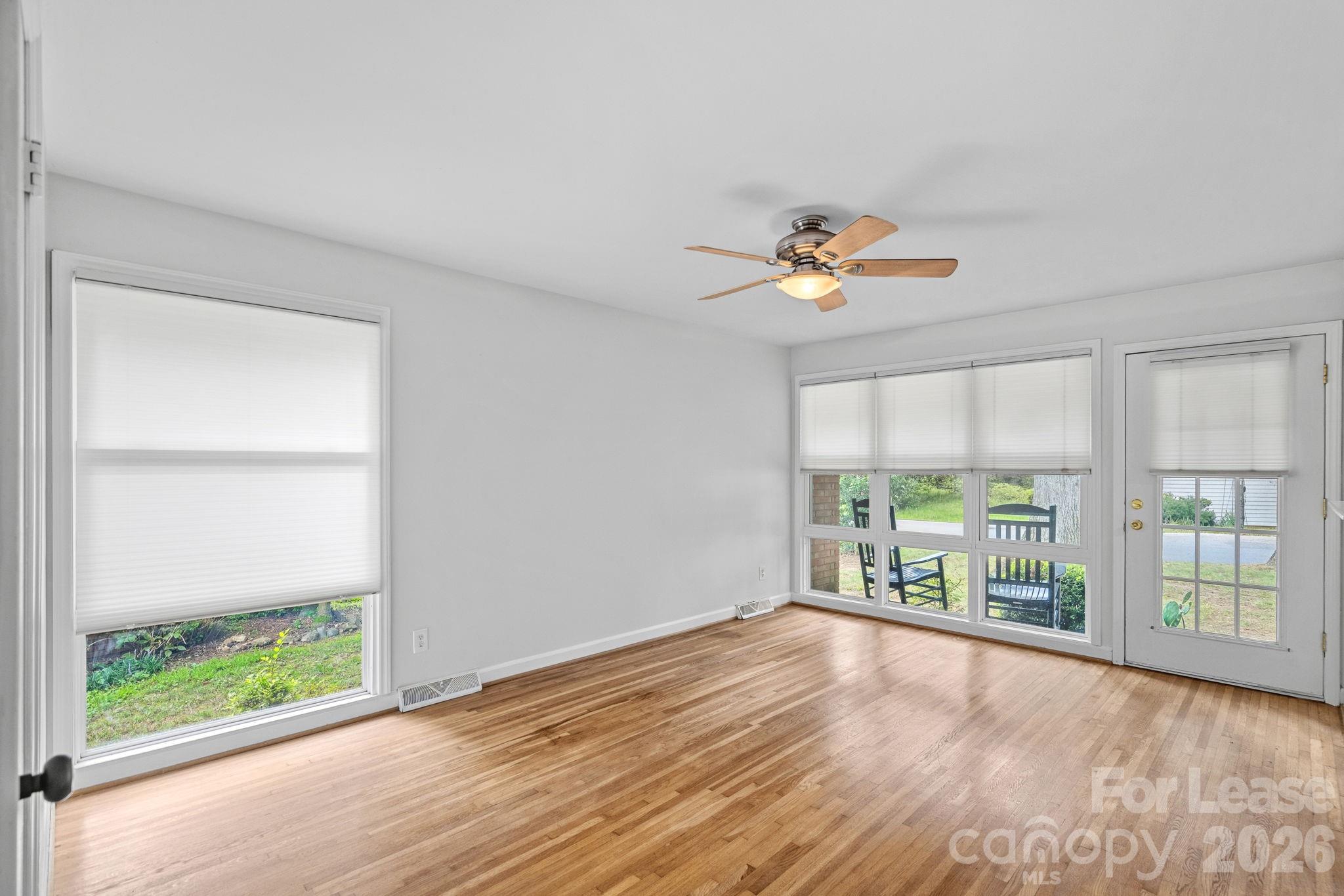 4231 Mantle Court Property Photo 2