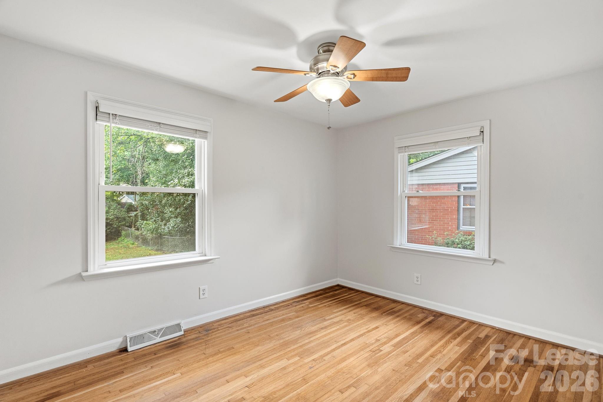 4231 Mantle Court Property Photo 8