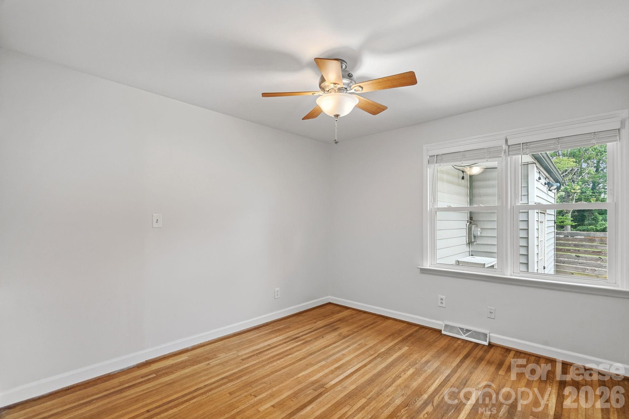 4231 Mantle Court Property Photo 11