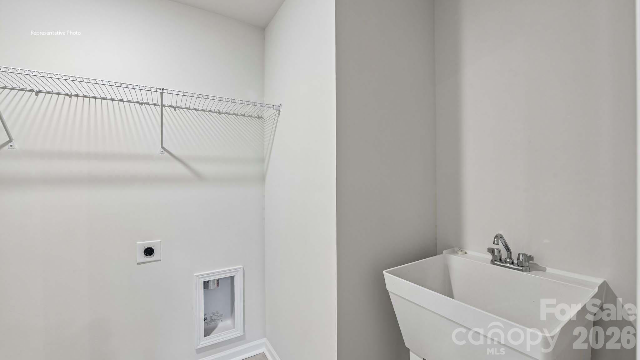 2863 Atwater Pond Circle Property Photo 33