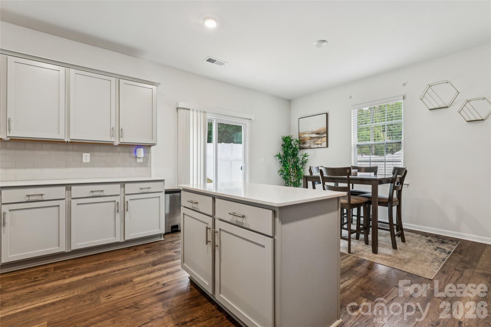 3719 Stanley Creek Drive Property Photo 9