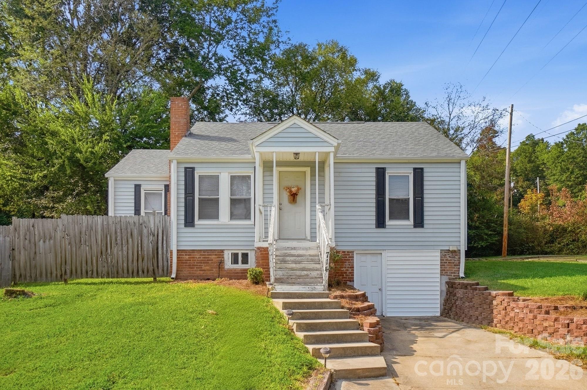 714 Parker Street Property Photo 2