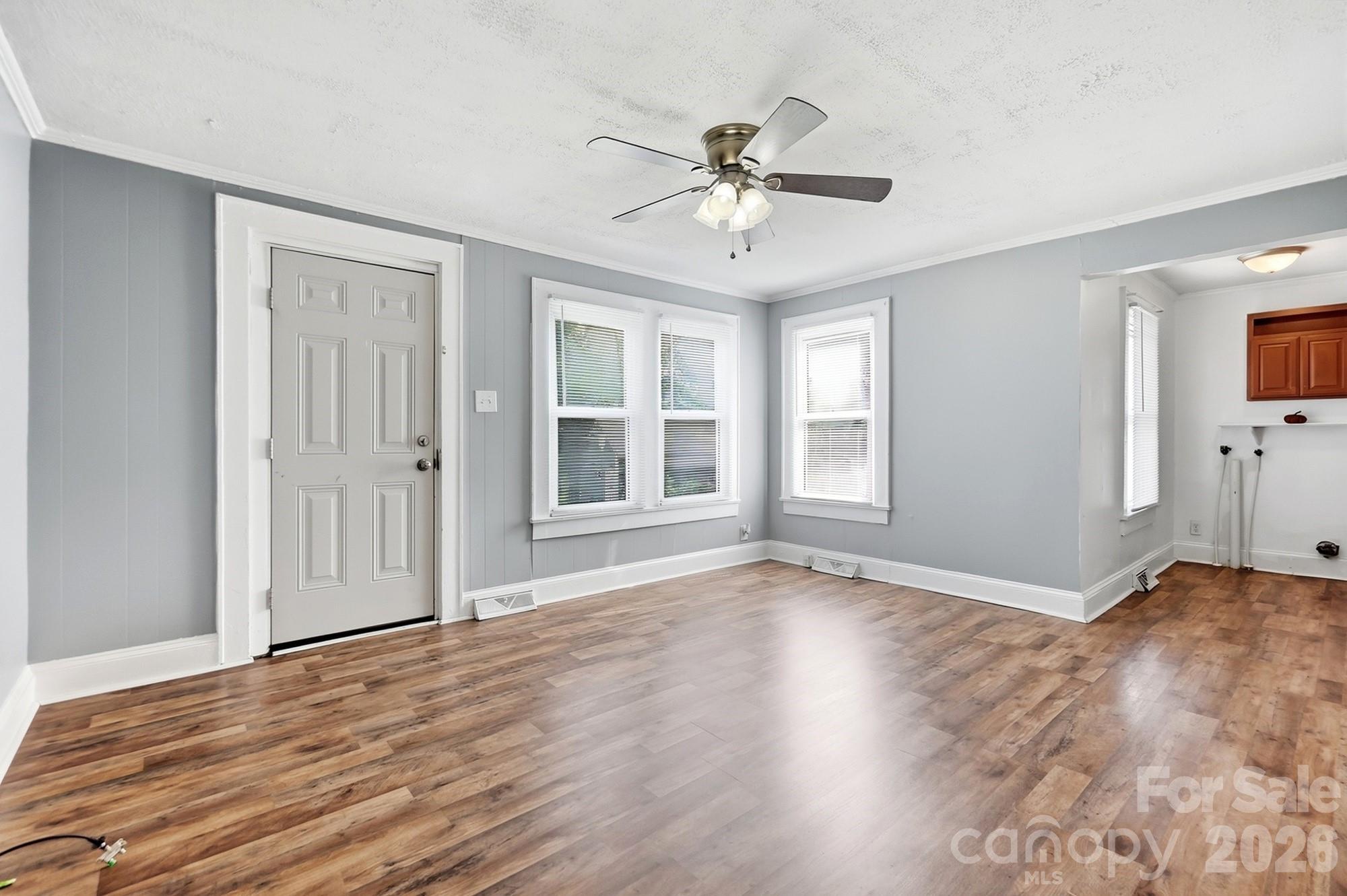 714 Parker Street Property Photo 4