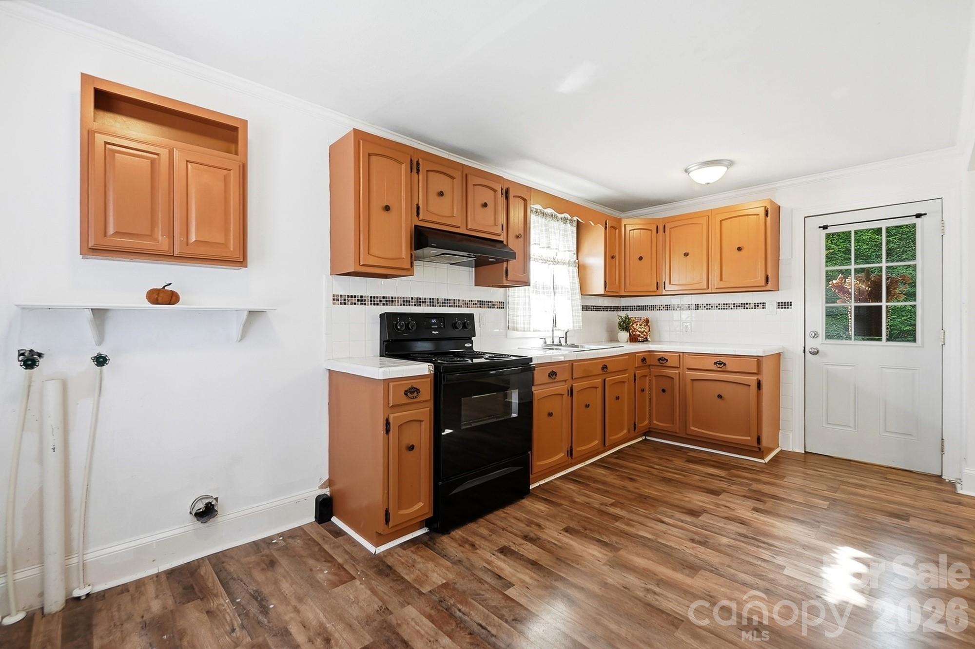714 Parker Street Property Photo 12