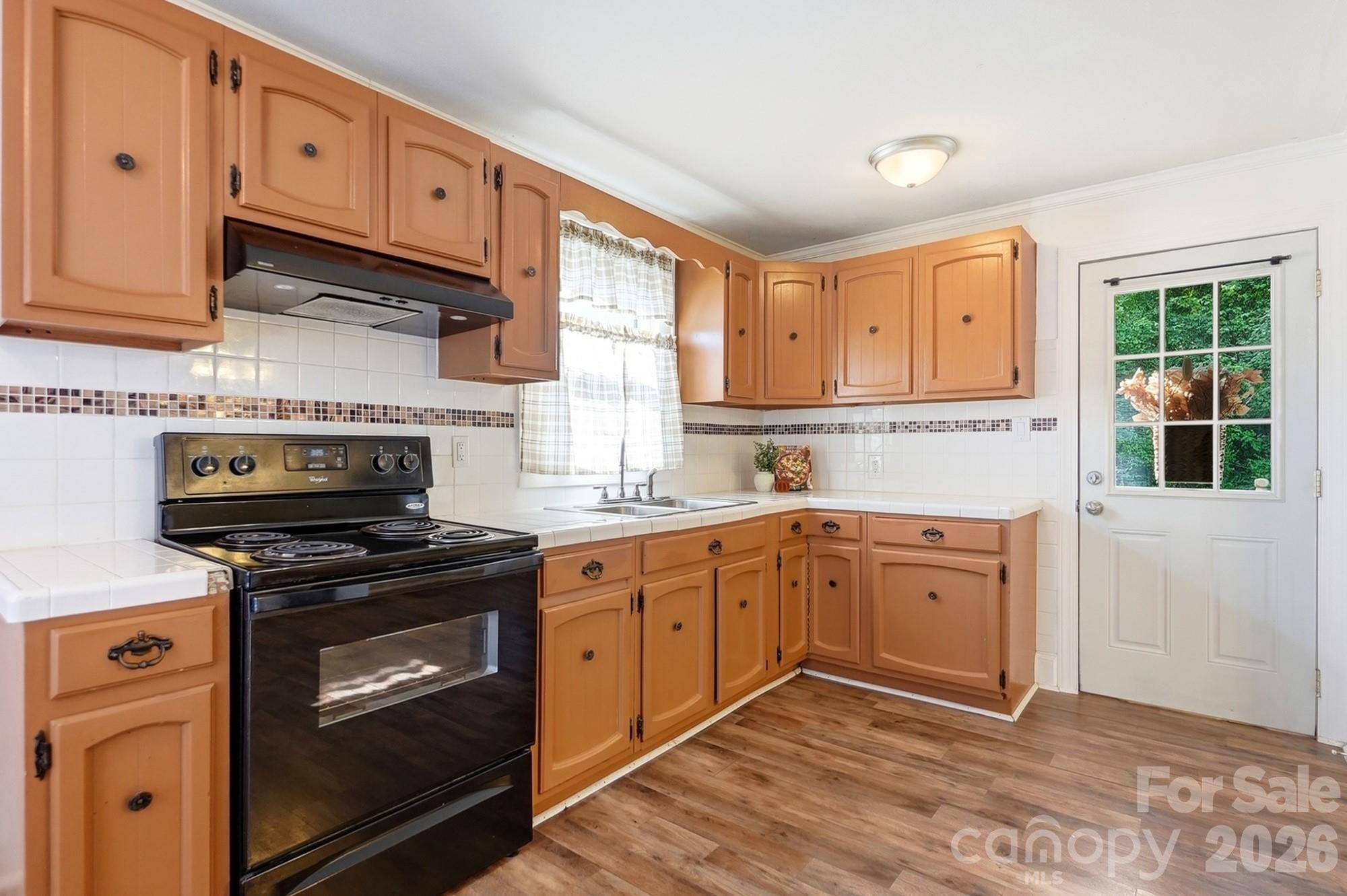 714 Parker Street Property Photo 13