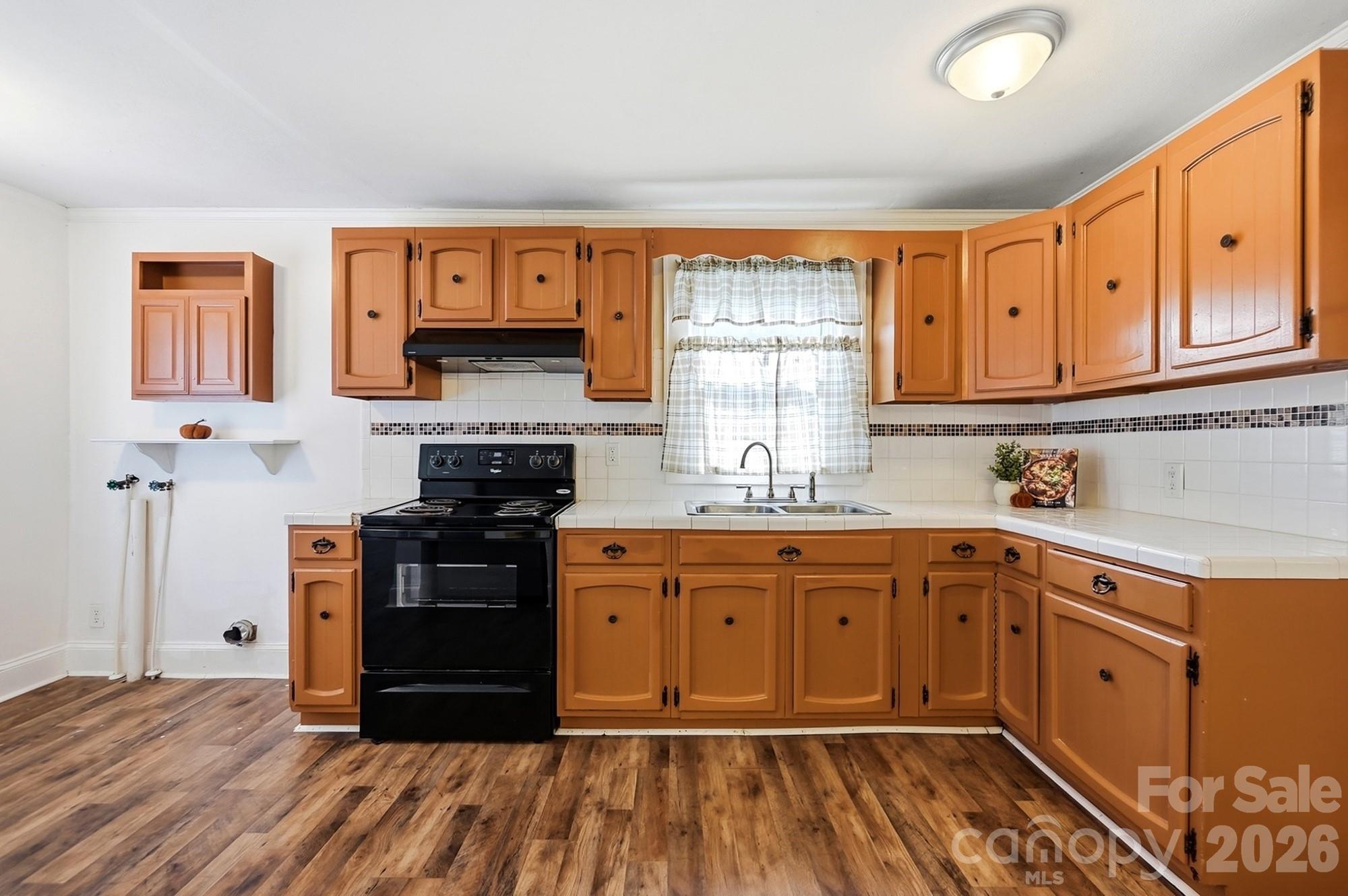 714 Parker Street Property Photo 15