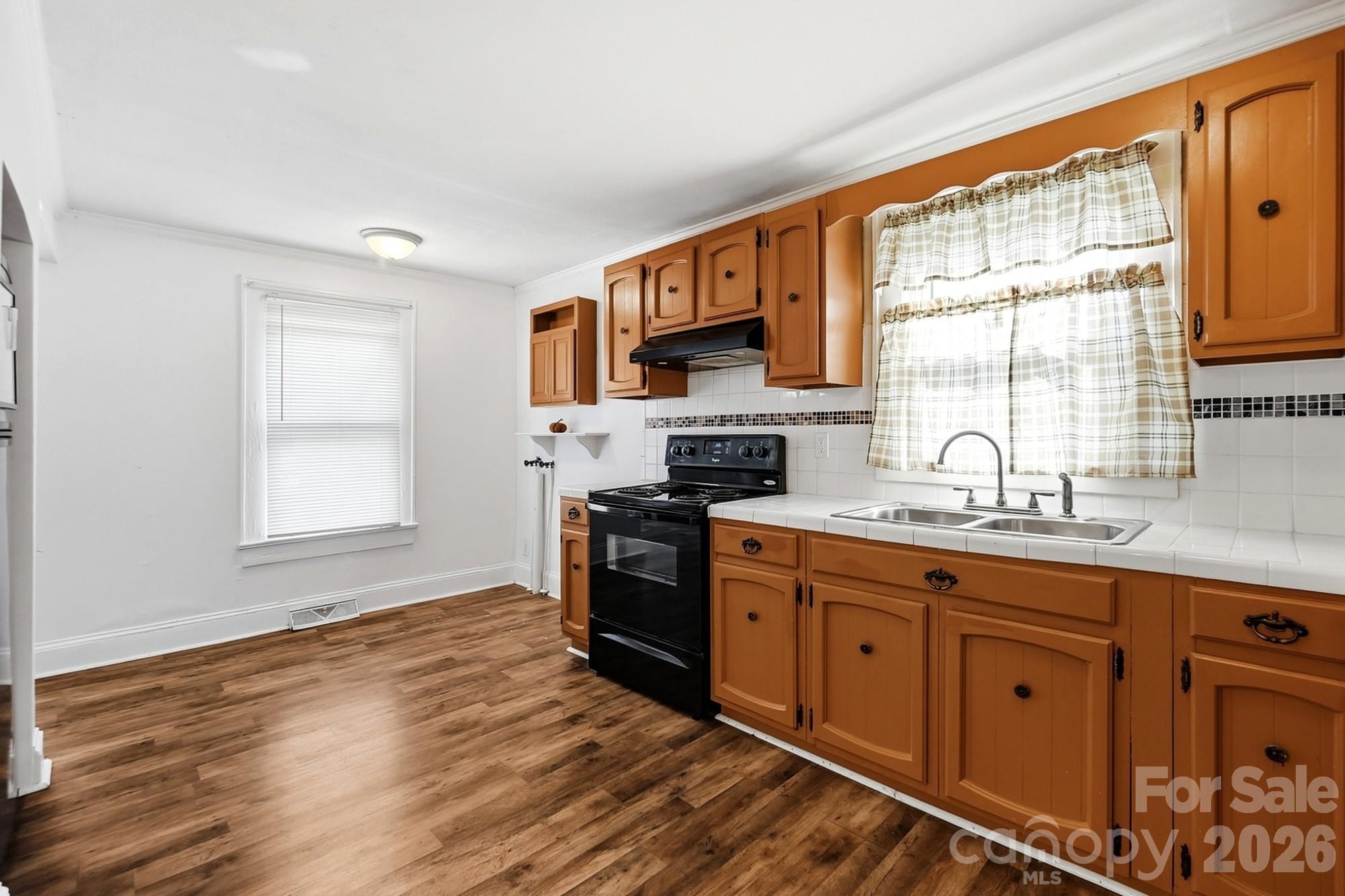 714 Parker Street Property Photo 17