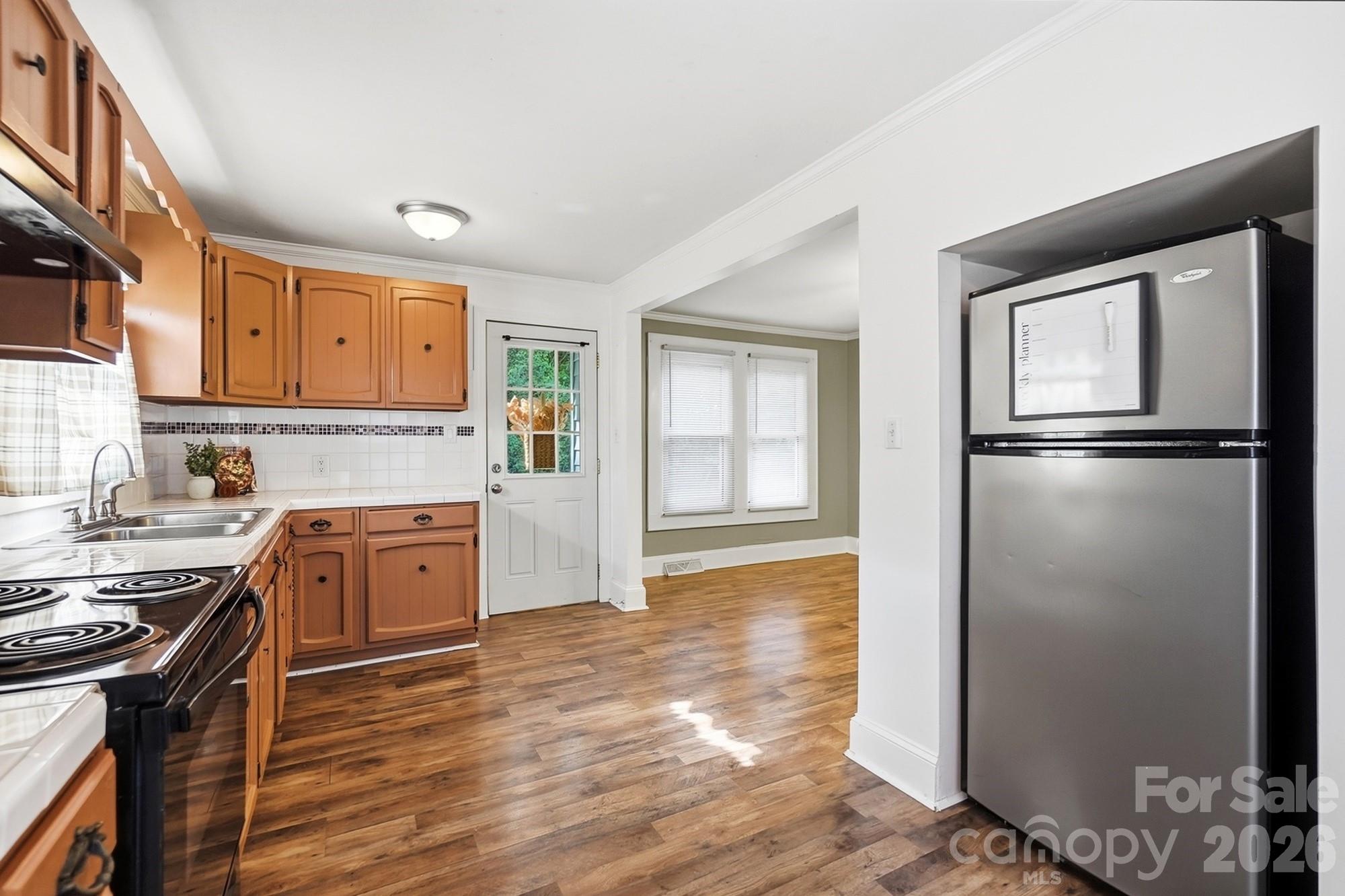 714 Parker Street Property Photo 19
