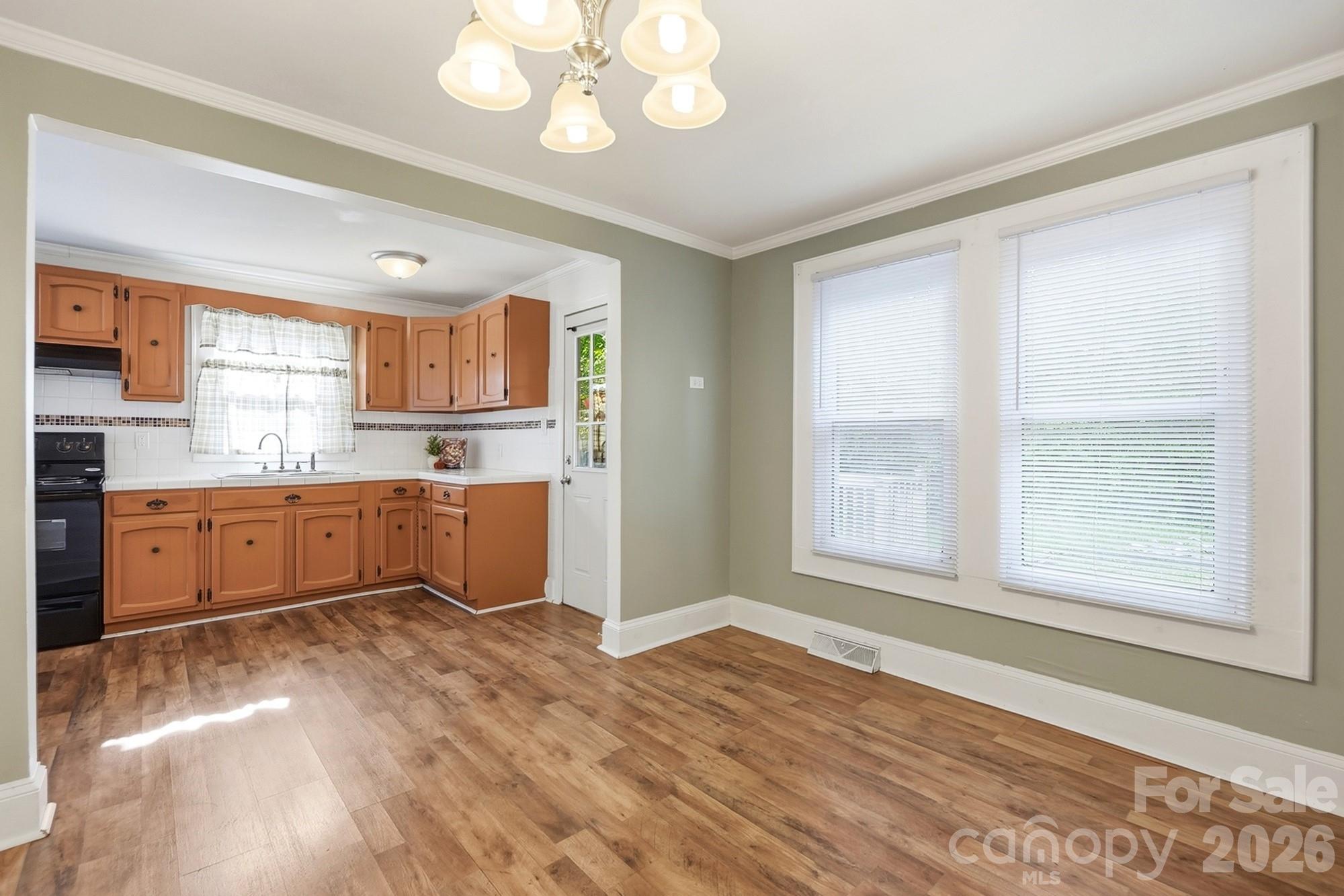 714 Parker Street Property Photo 23
