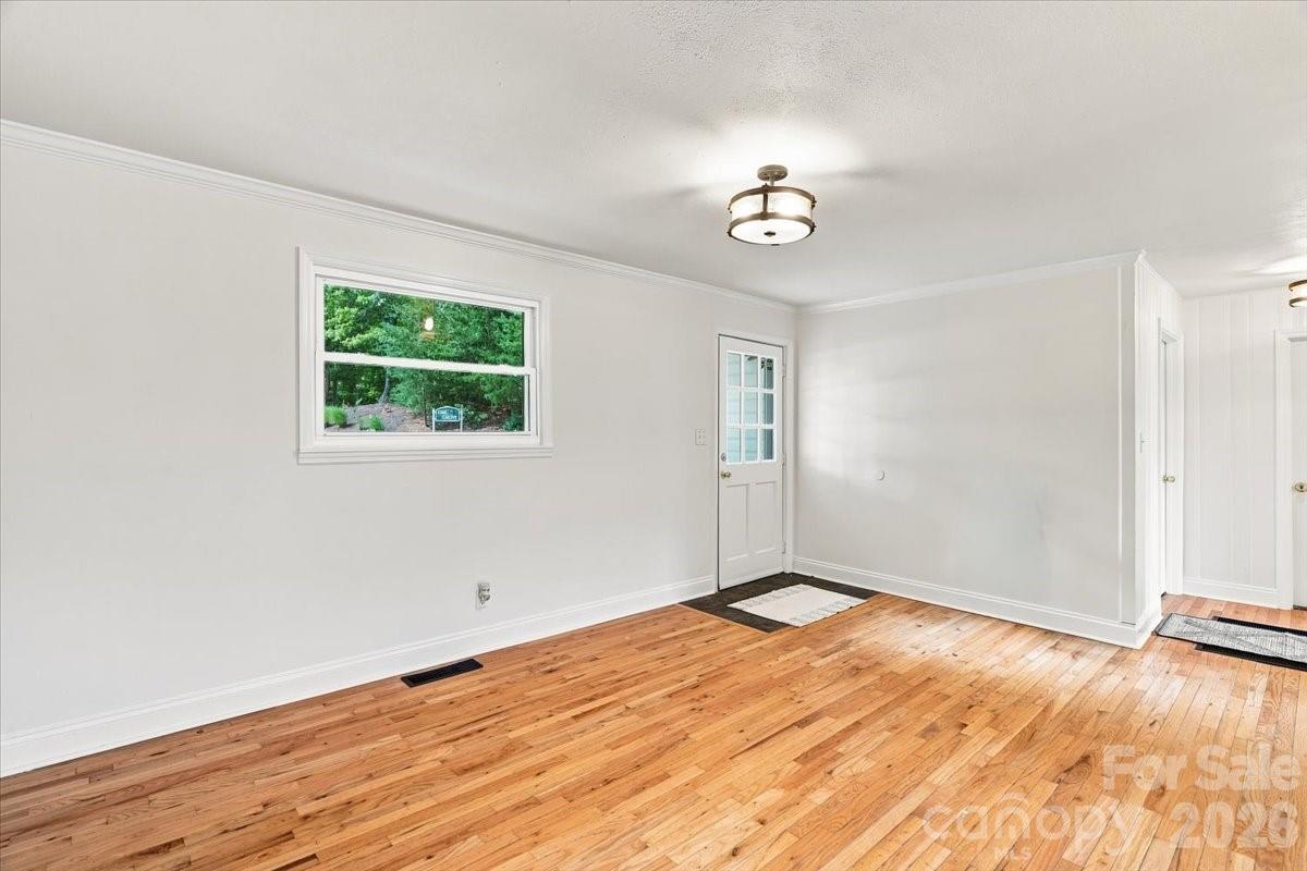 308 Browntown Road Property Photo 6
