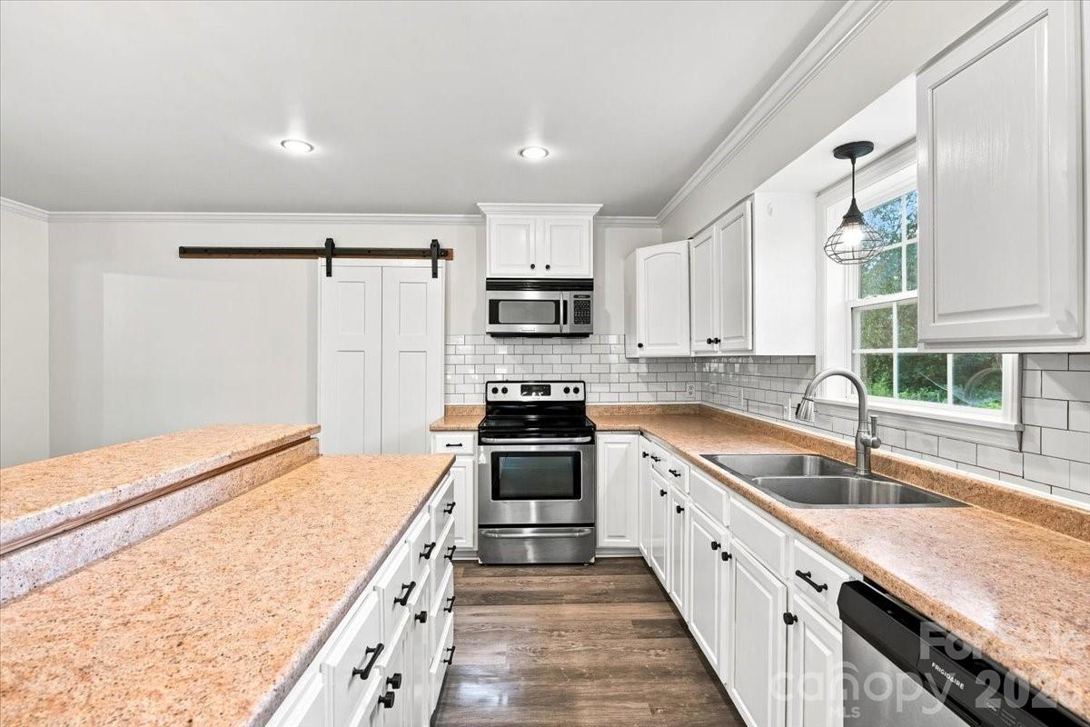 308 Browntown Road Property Photo 11