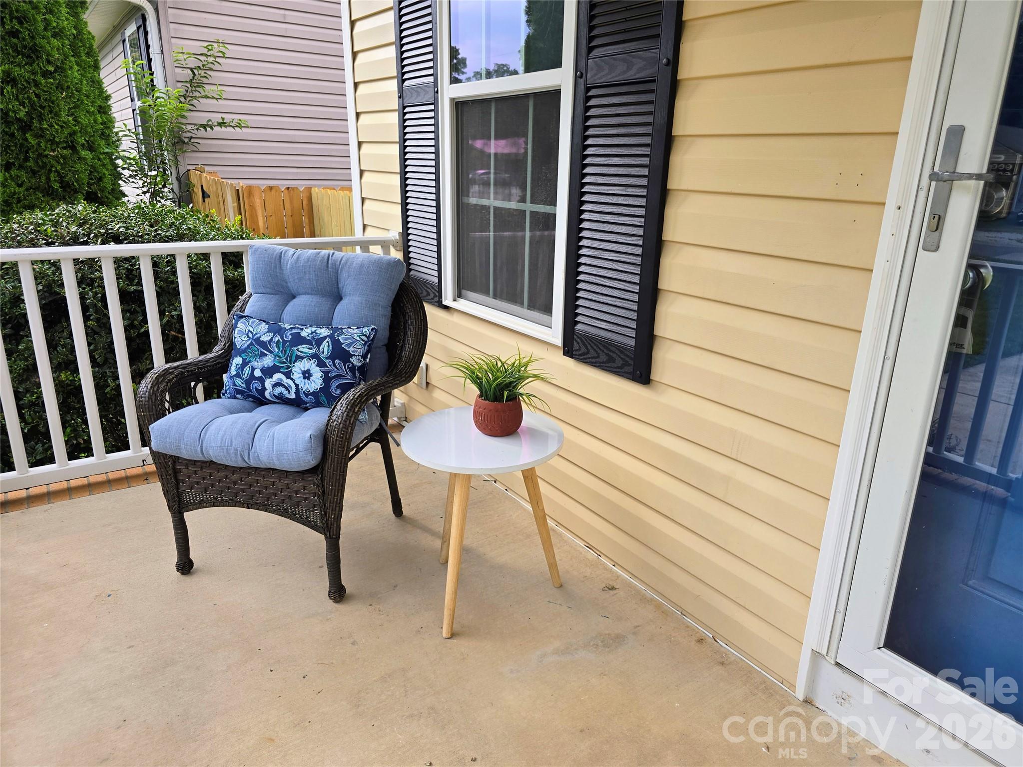 118 Oakwood Avenue Property Photo 2