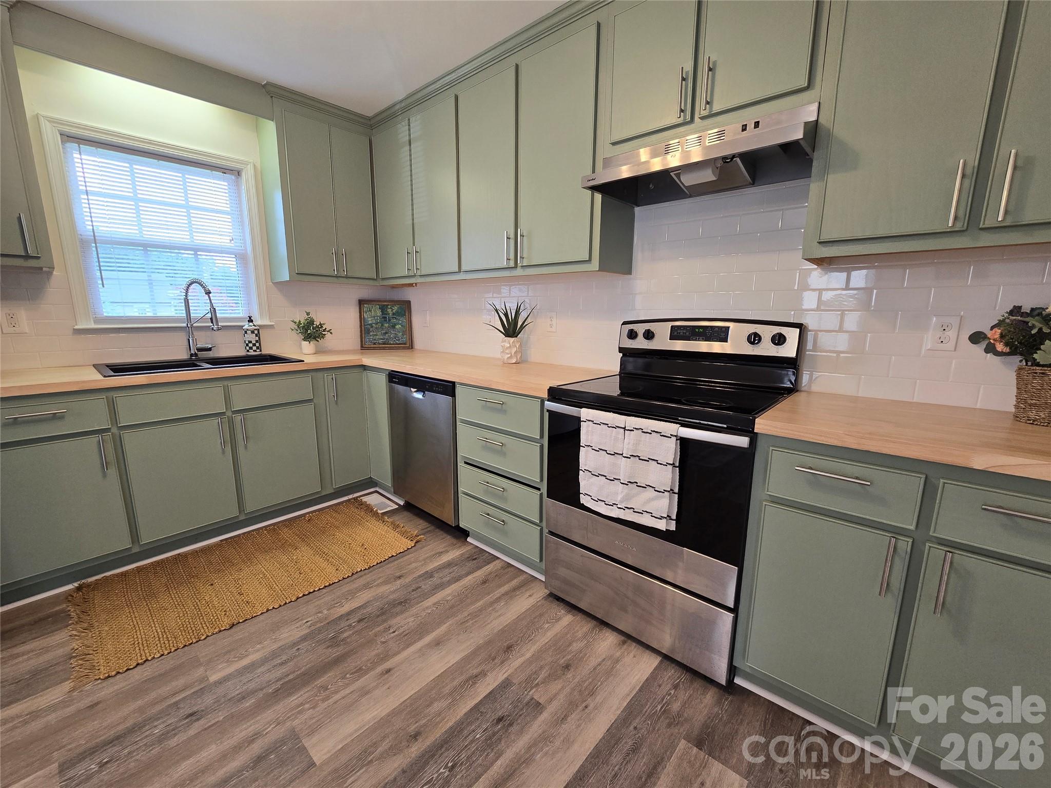 118 Oakwood Avenue Property Photo 3