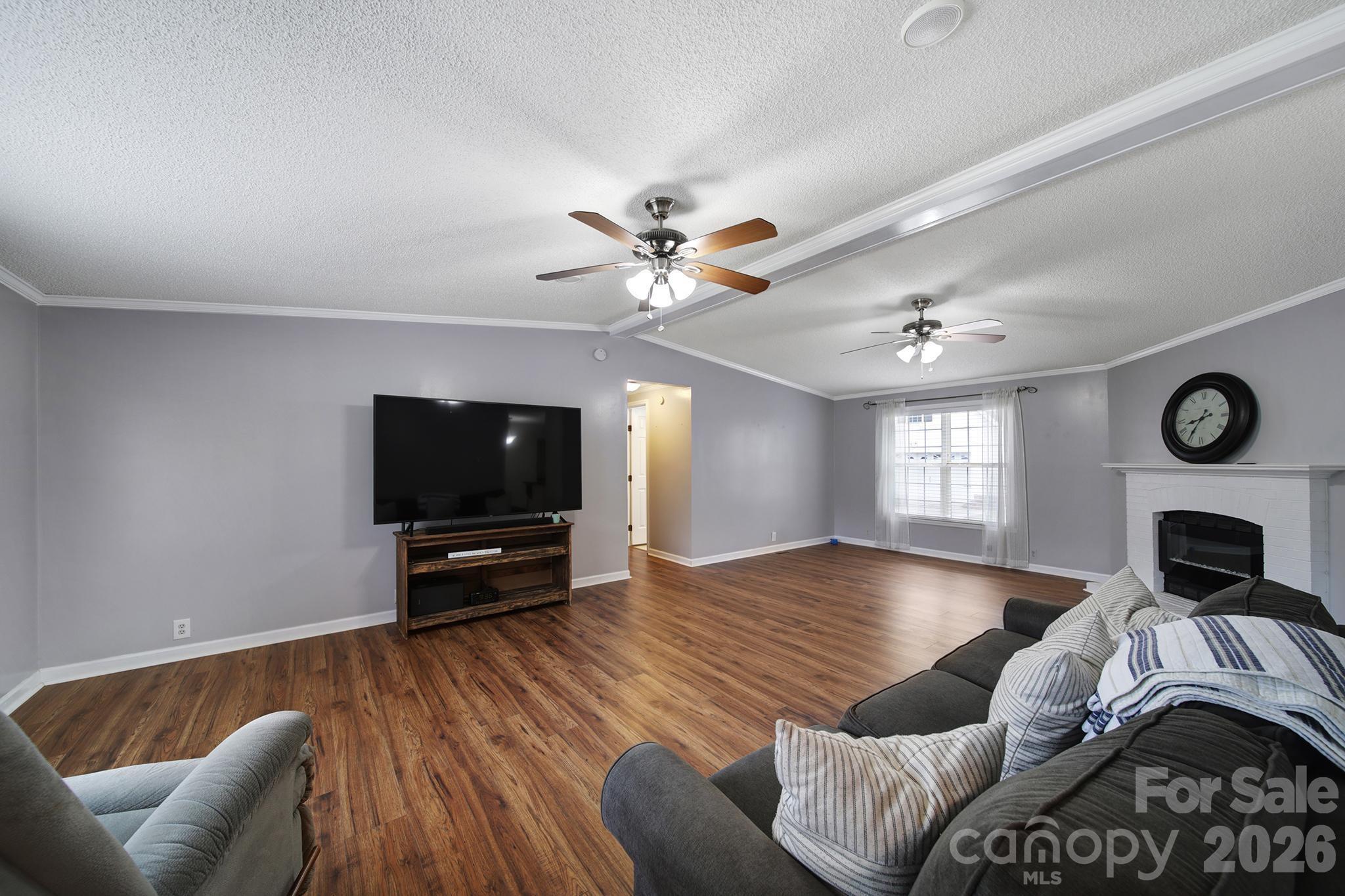 1421 Suttle Road Property Photo 5