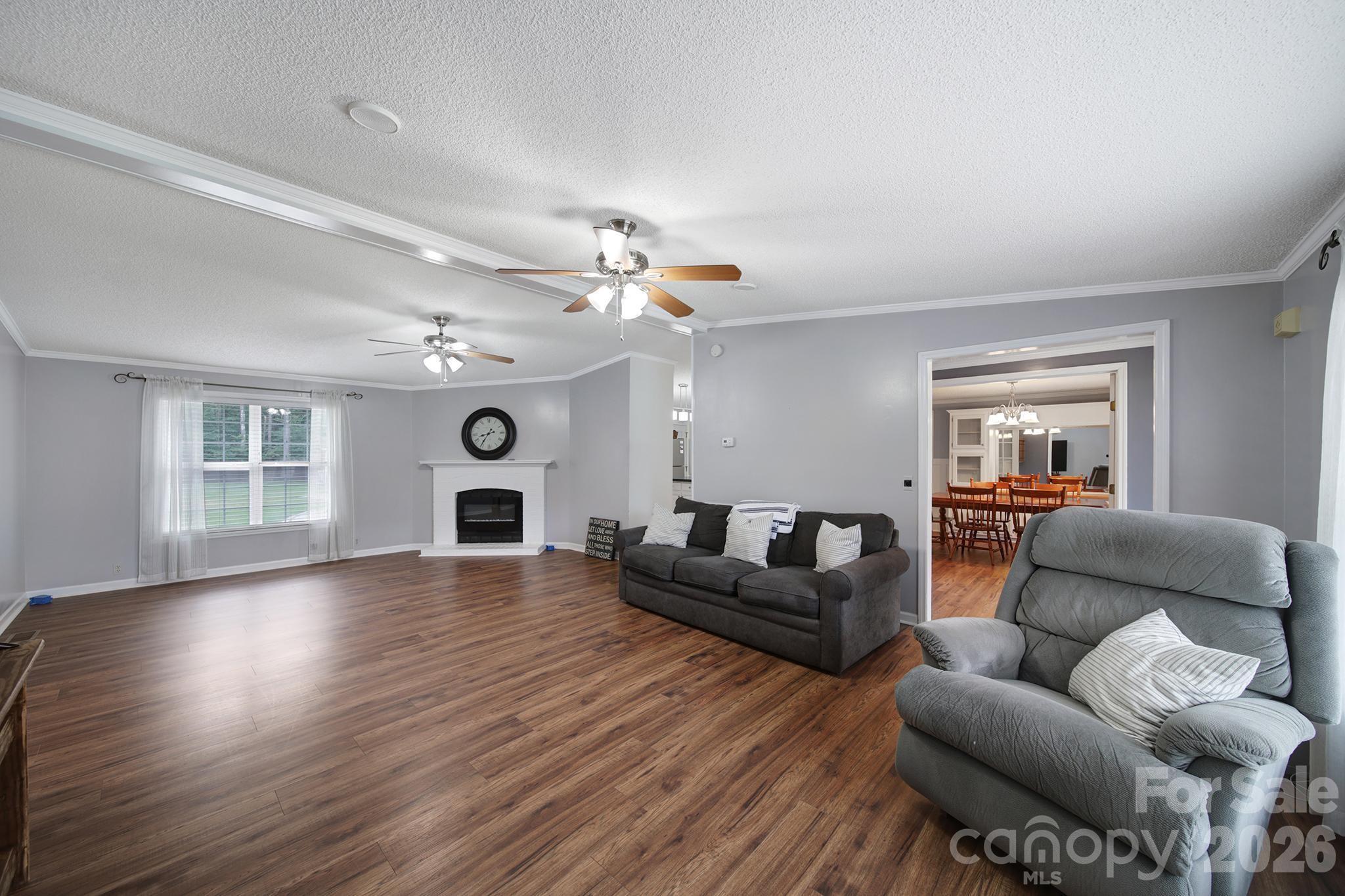 1421 Suttle Road Property Photo 6