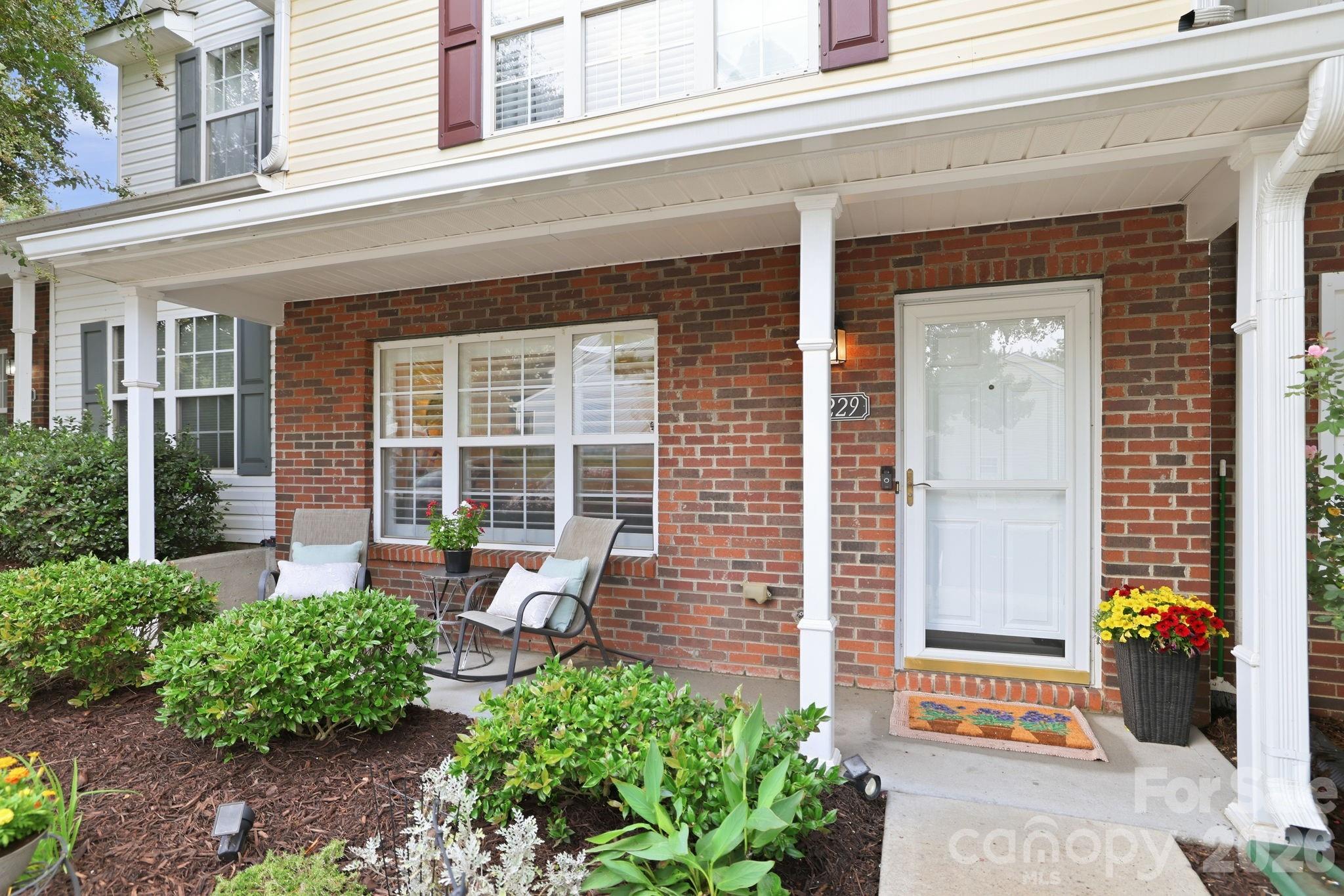 229 Primrose Walk Property Photo 3
