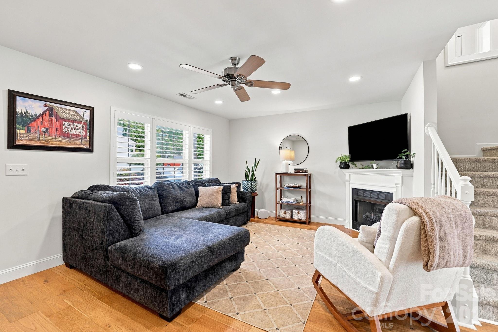 229 Primrose Walk Property Photo 9