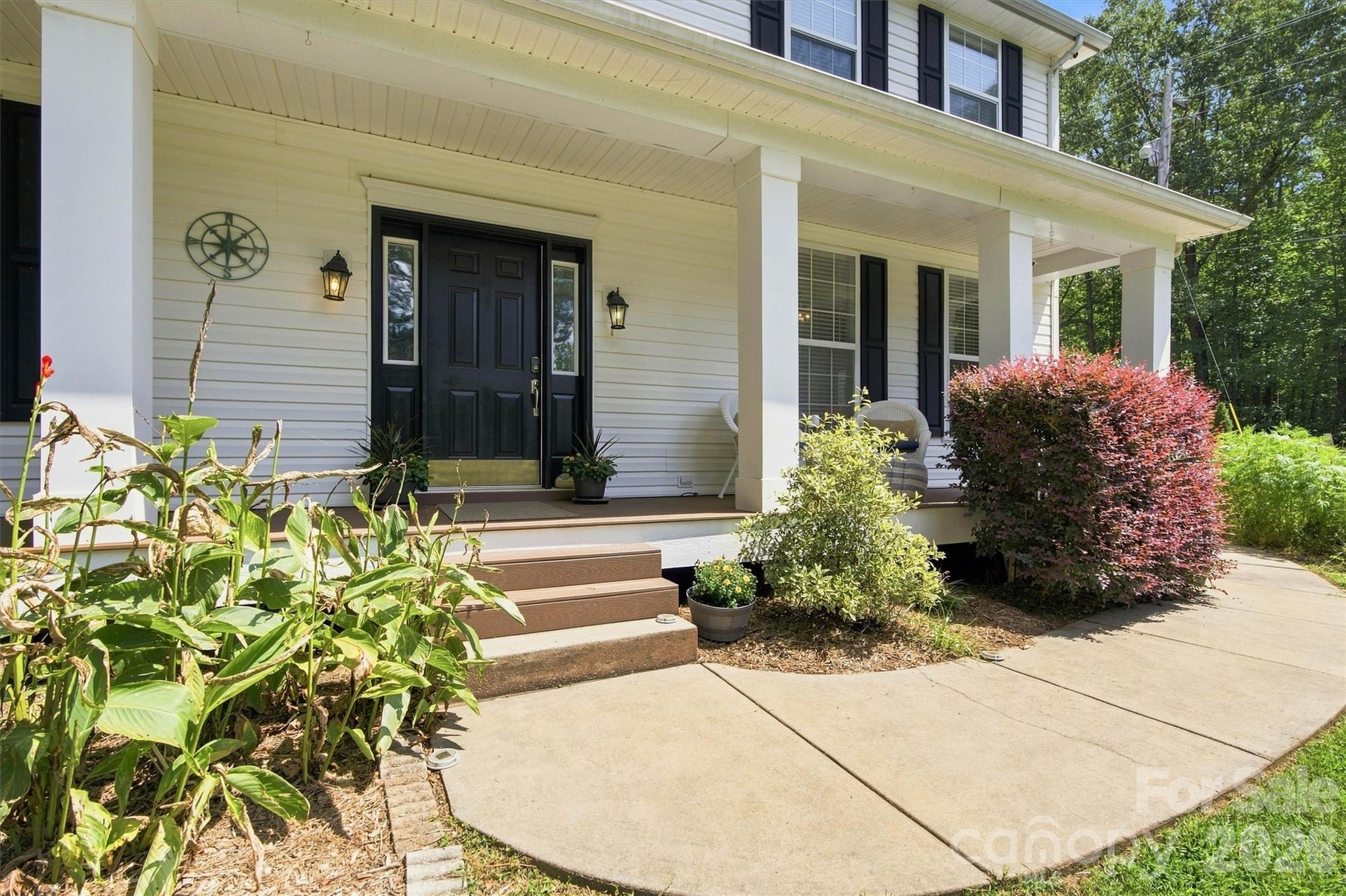 3686 Lake Bluff Drive Property Photo 6