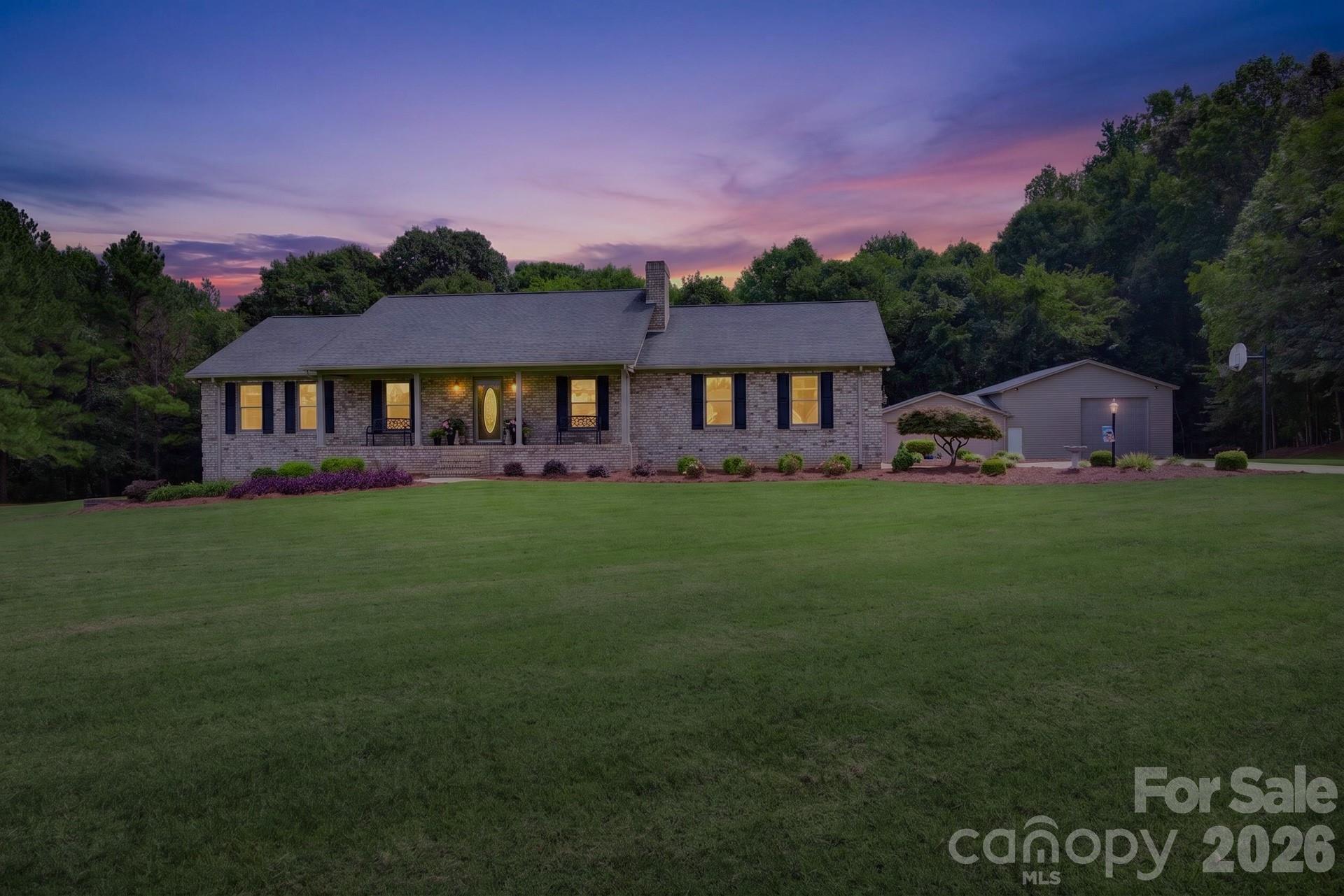 525 Gin Road Property Photo 1